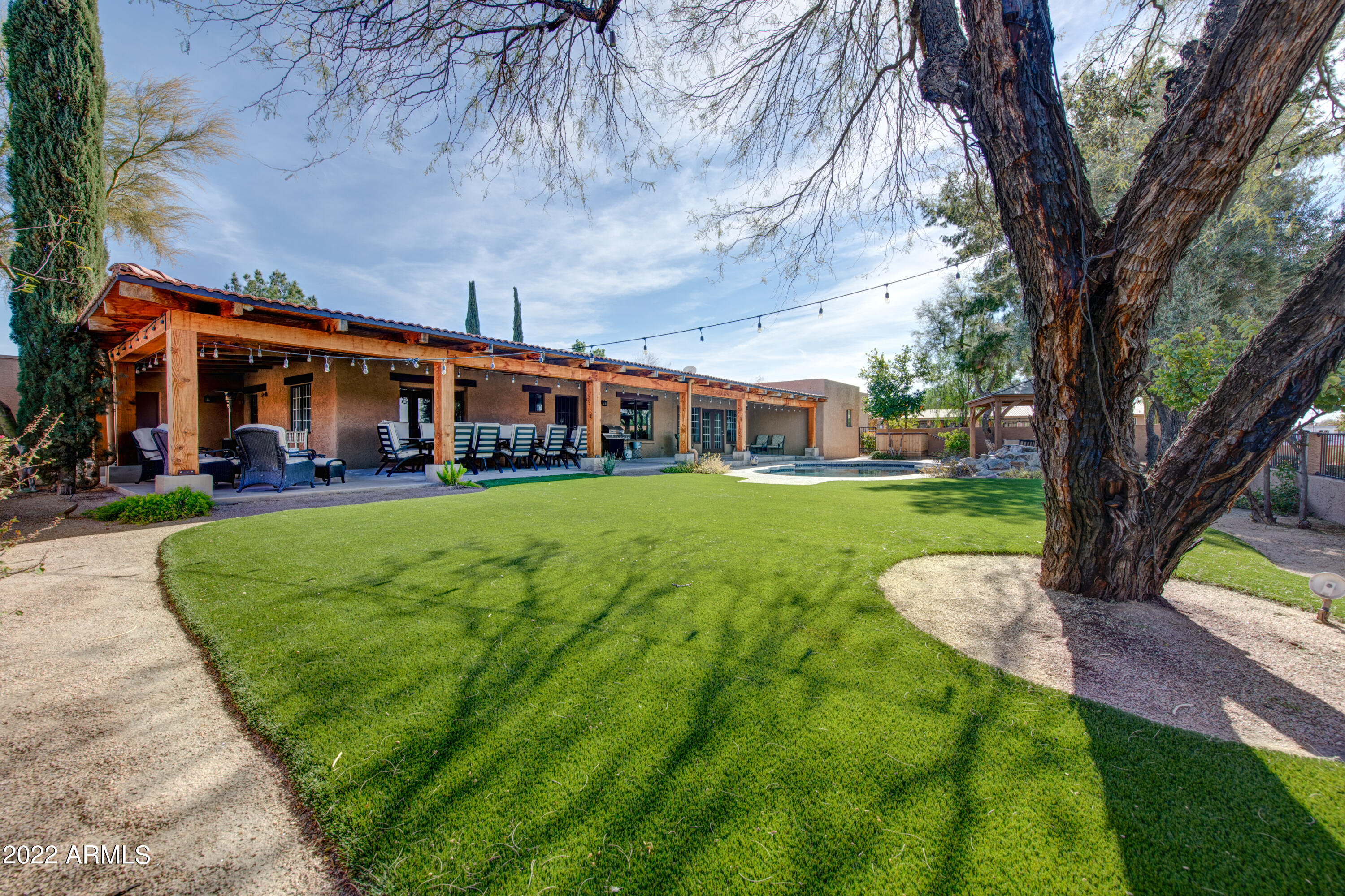 CUSTOM RANCH ESTATE - Residential