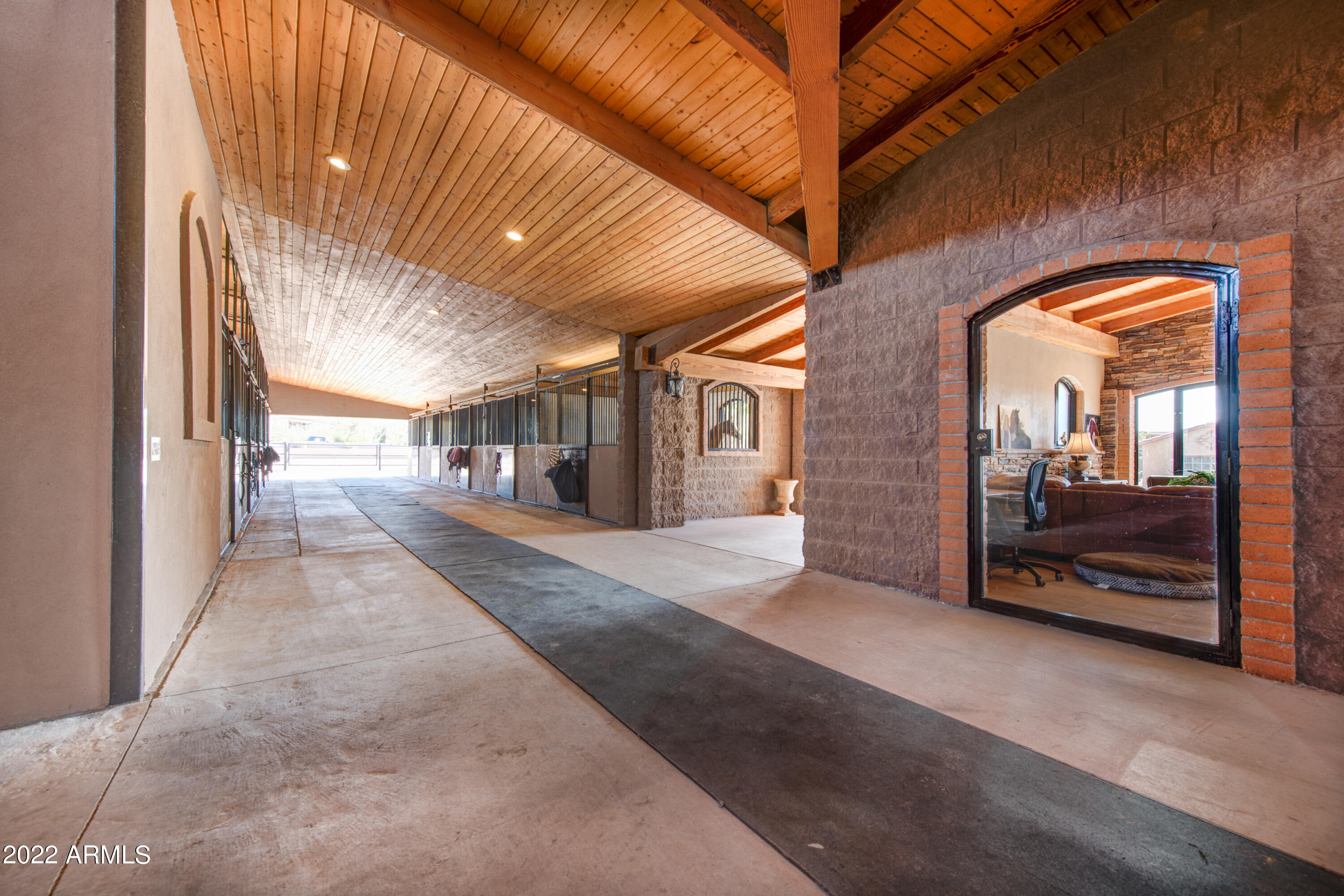 CUSTOM RANCH ESTATE - Residential