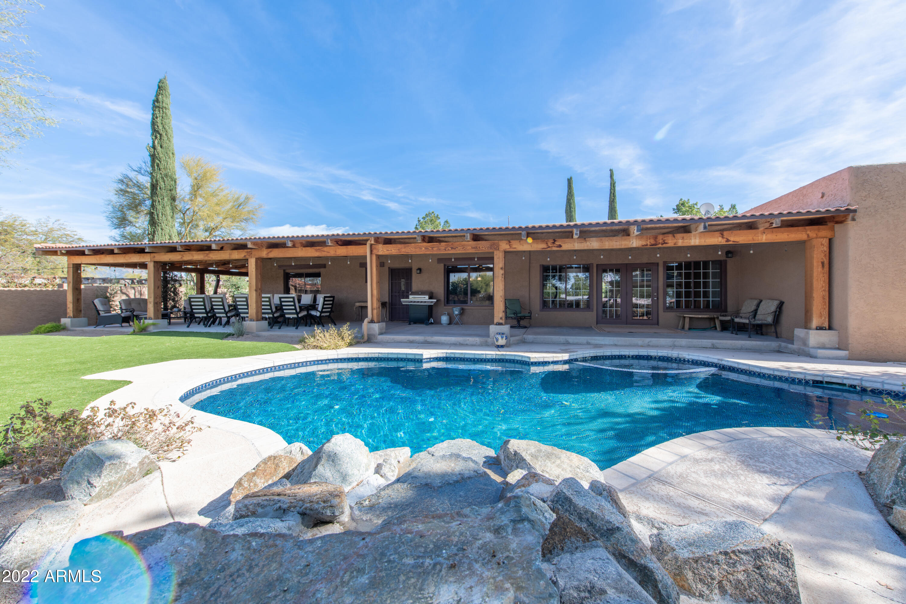 CUSTOM RANCH ESTATE - Residential
