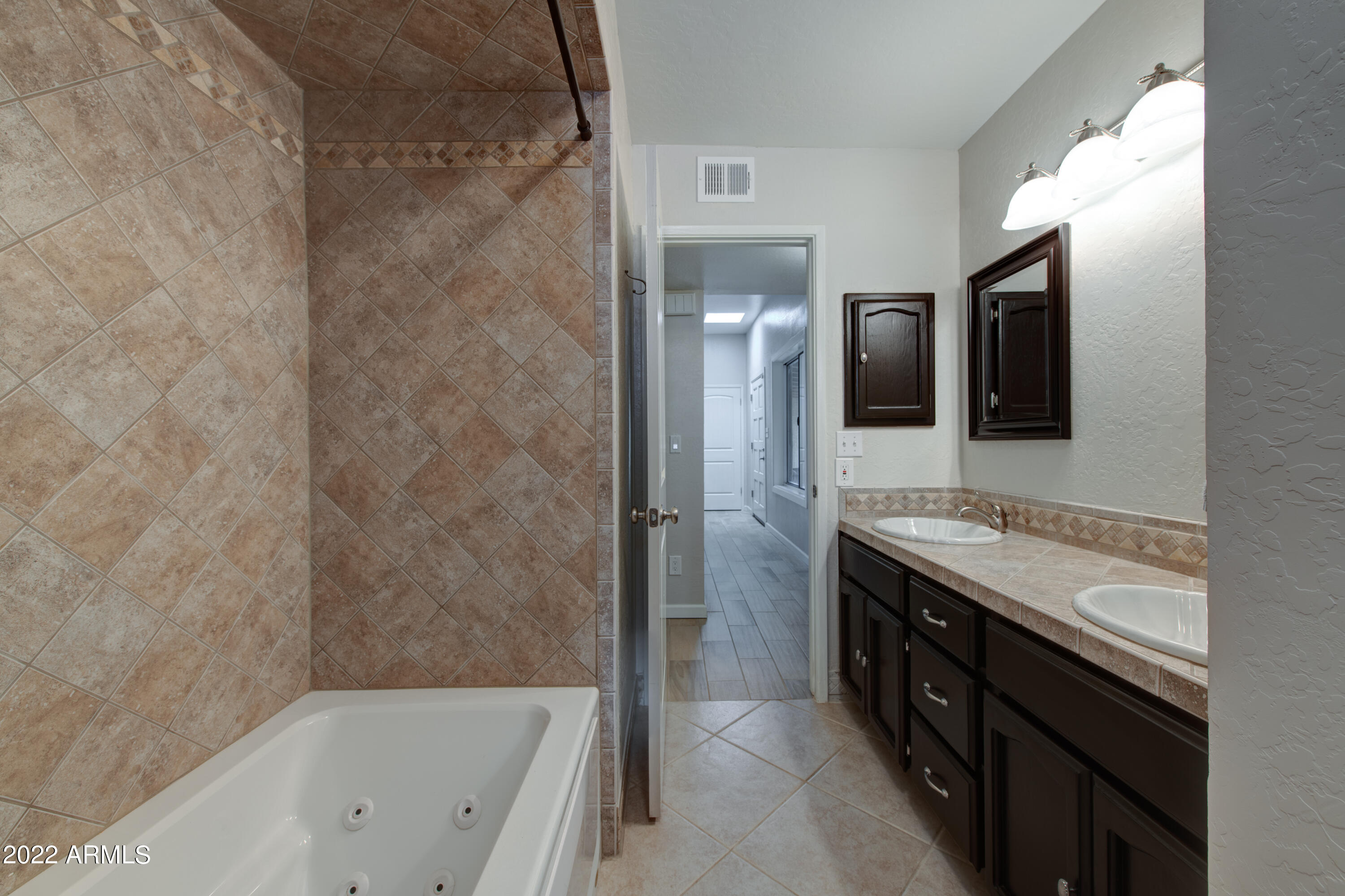 CUSTOM RANCH ESTATE - Residential