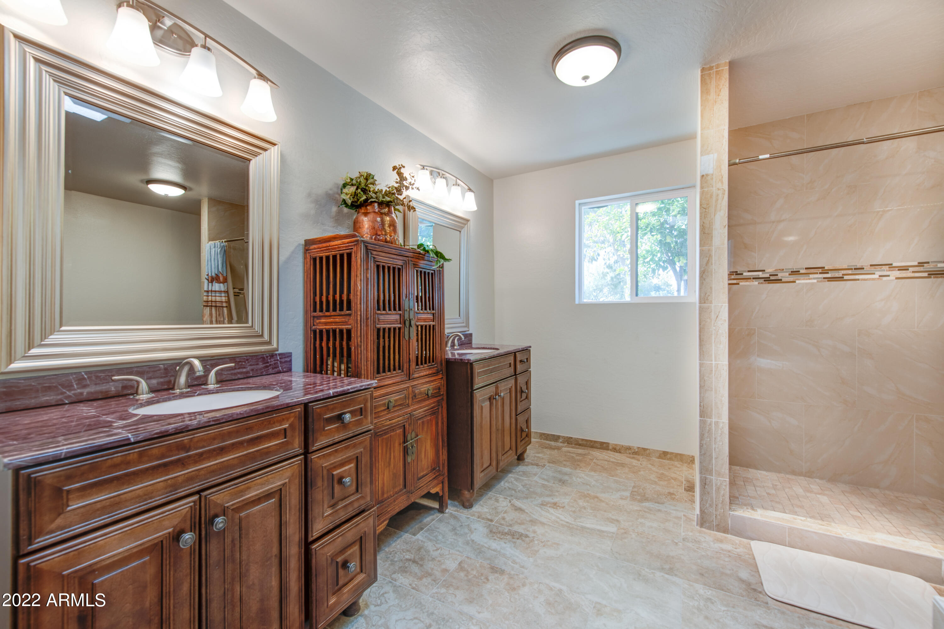 CUSTOM RANCH ESTATE - Residential