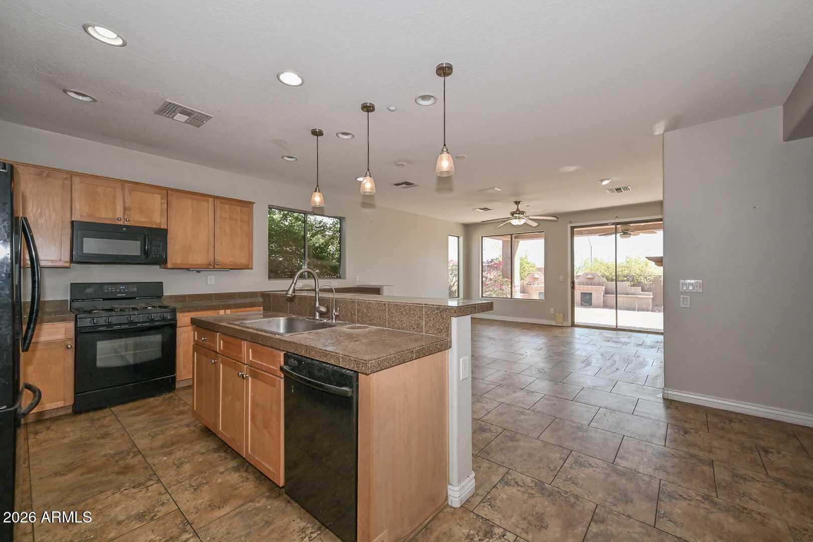 ANTHEM COUNTRY CLUB - Residential