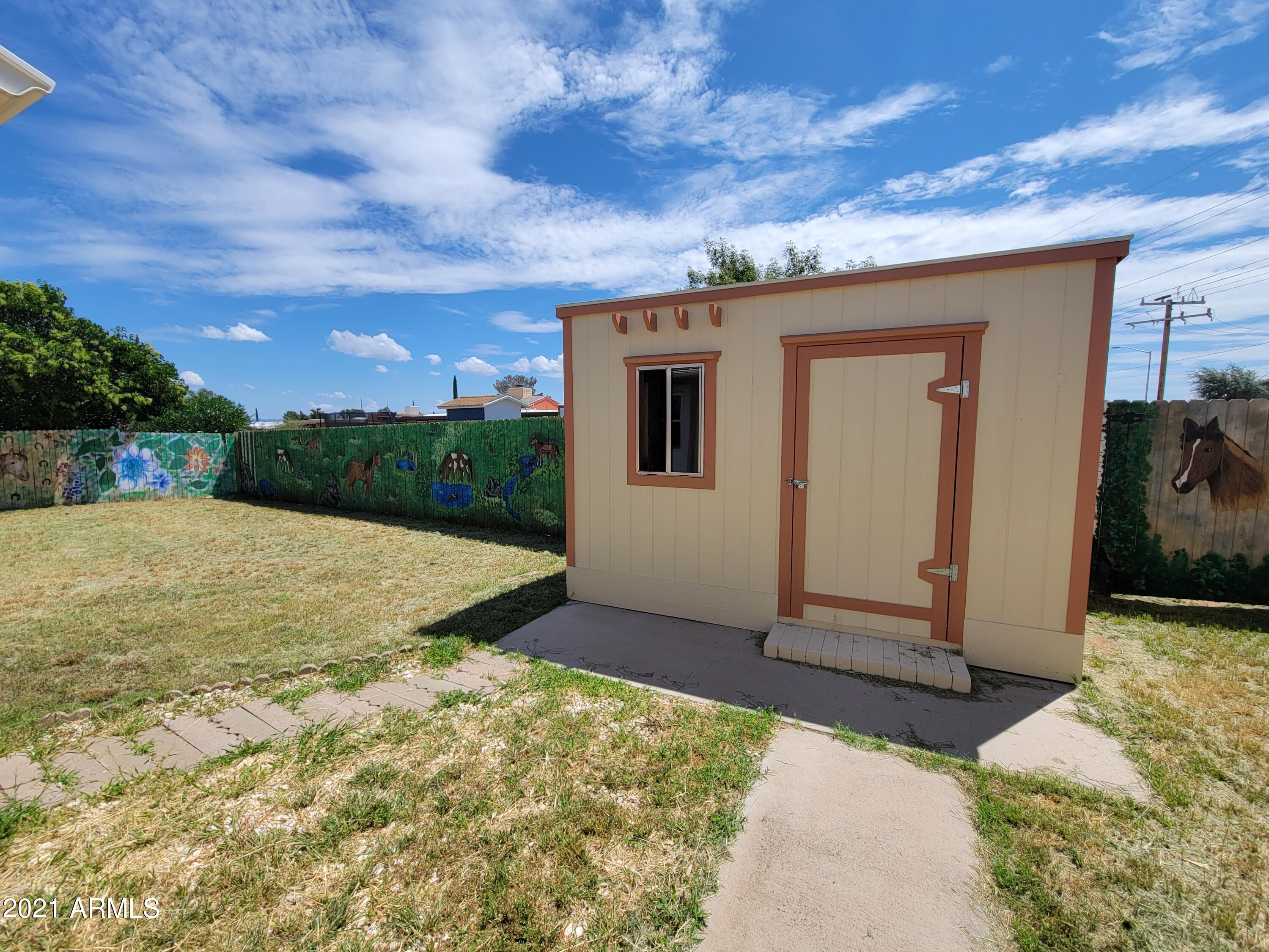 THE MEADOWS - Residential