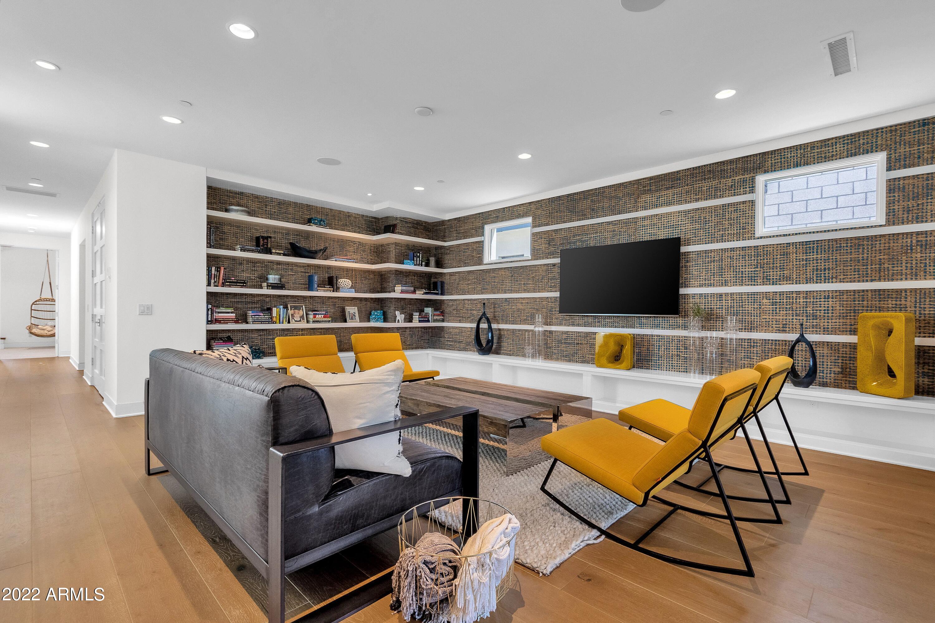 THE VILLAGE AT MOUNTAIN SHADOWS - Residential