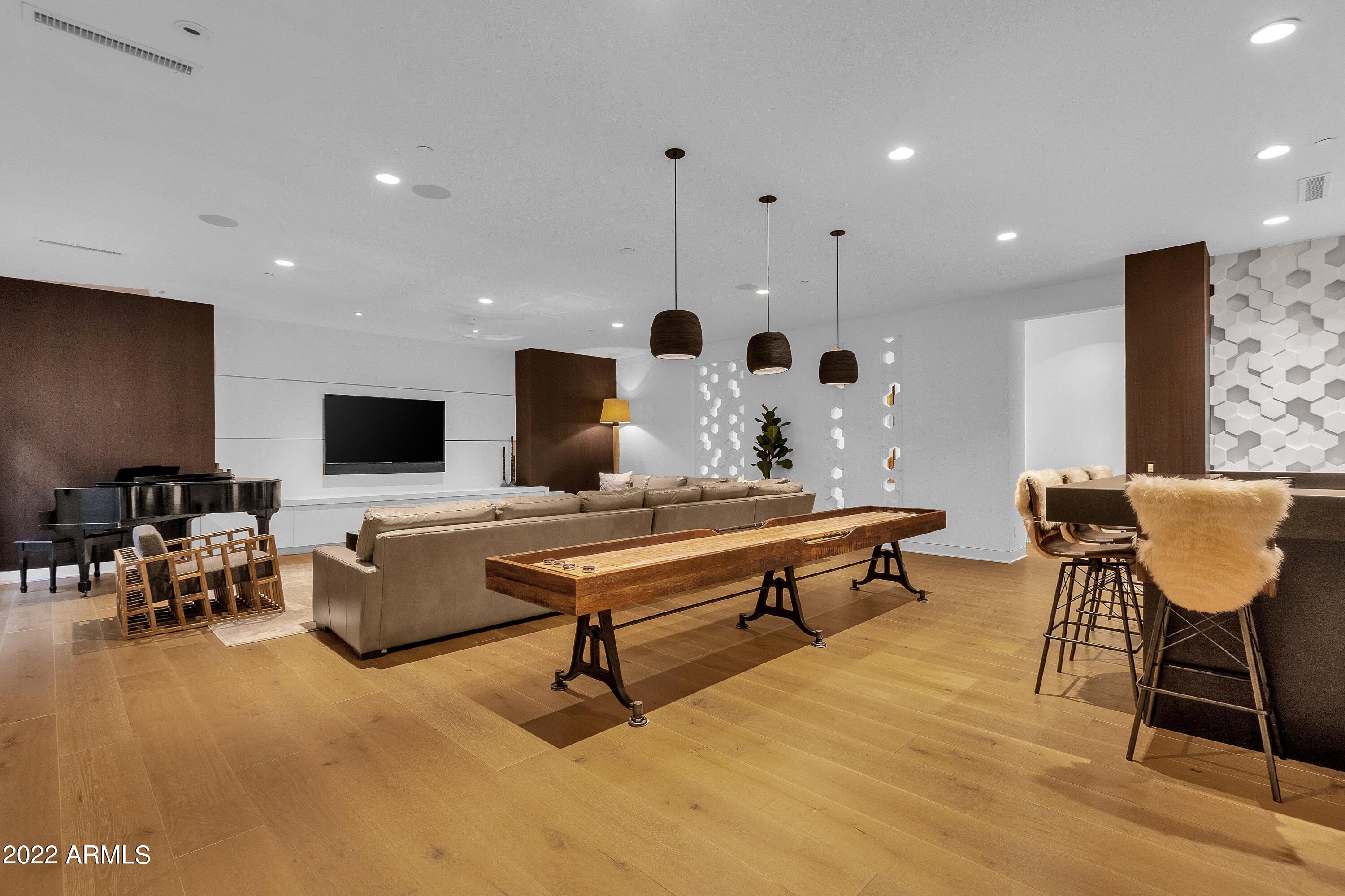 THE VILLAGE AT MOUNTAIN SHADOWS - Residential