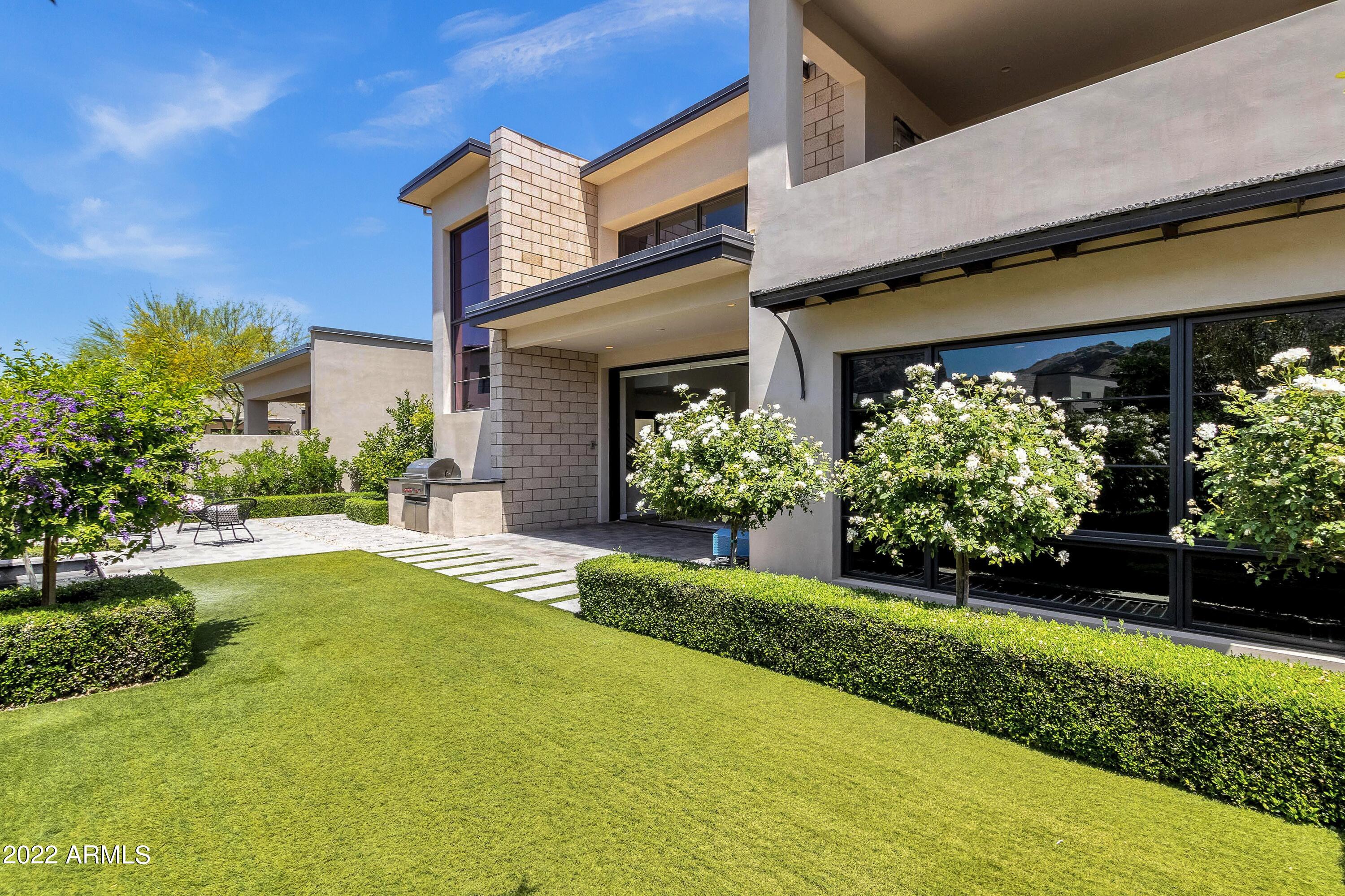THE VILLAGE AT MOUNTAIN SHADOWS - Residential