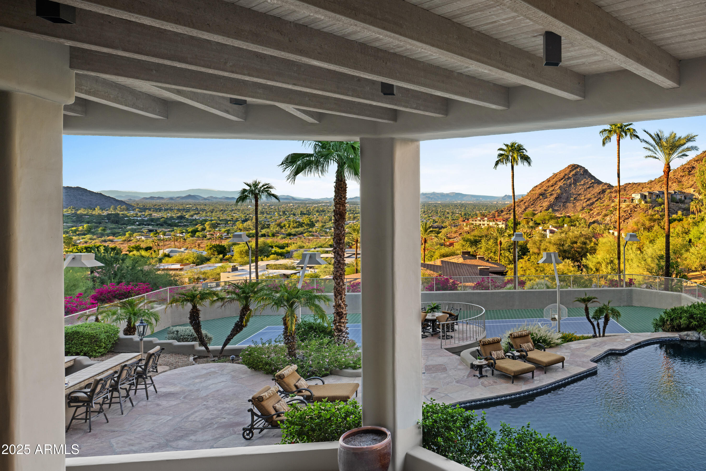 LAS BRISAS - Residential