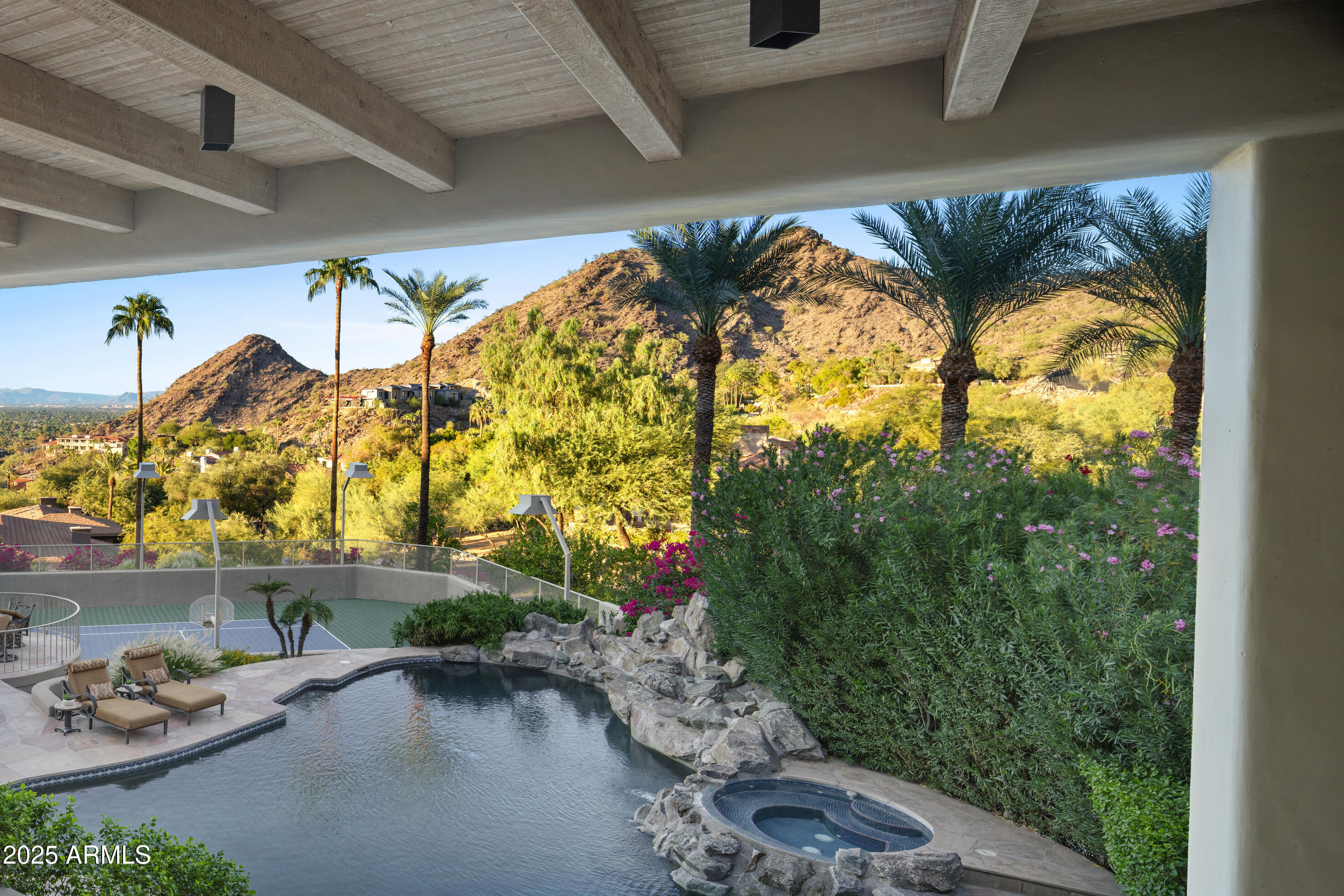 LAS BRISAS - Residential