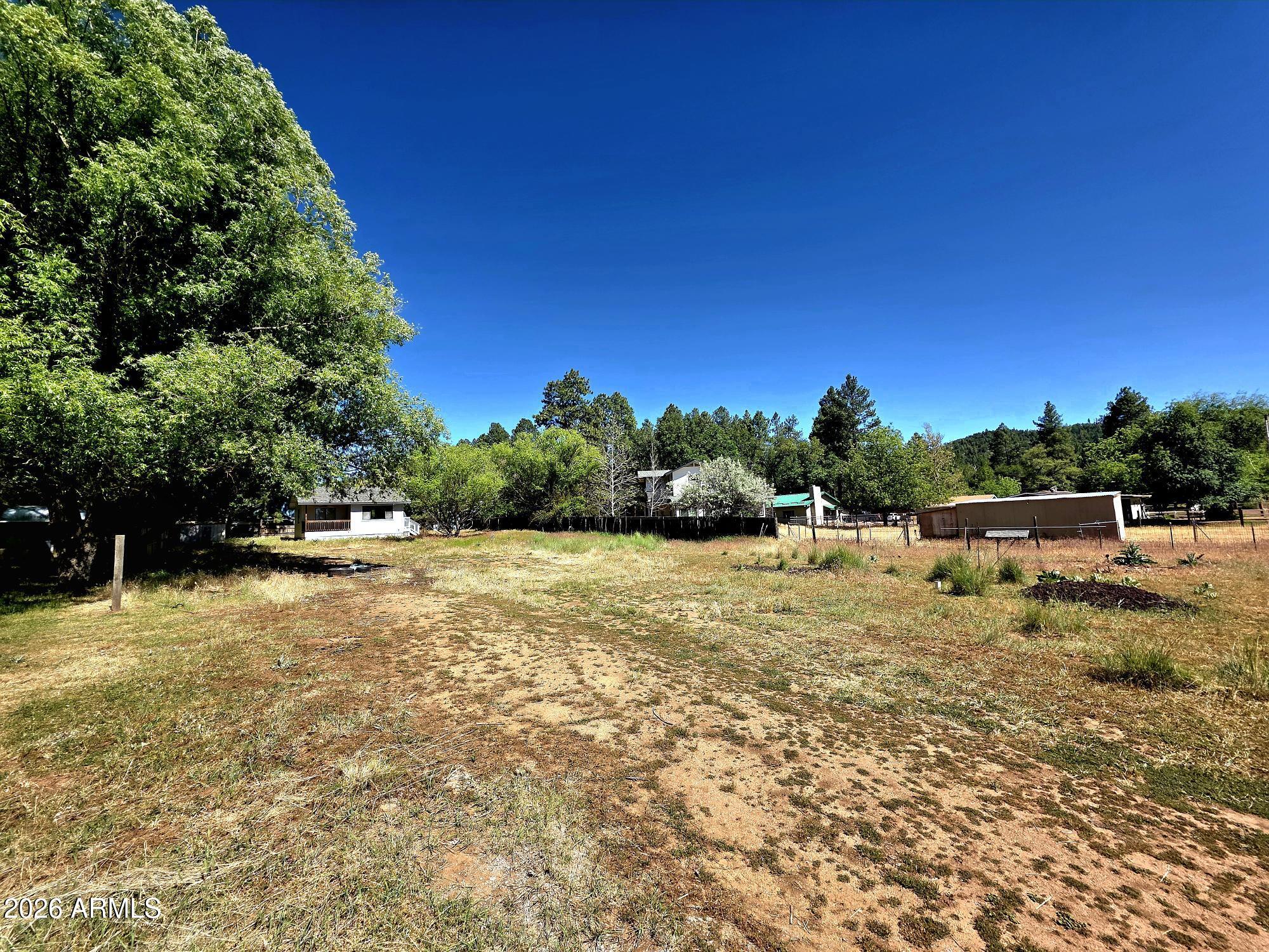 Unsubdivided Straw S of Fossil Creek - Residential
