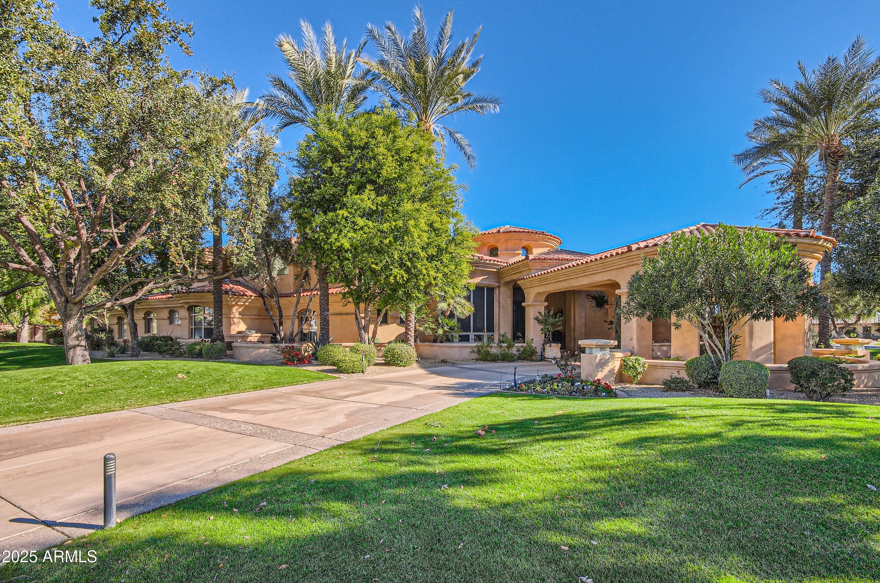 CAMELBACK COUNTRY ESTATES - Residential