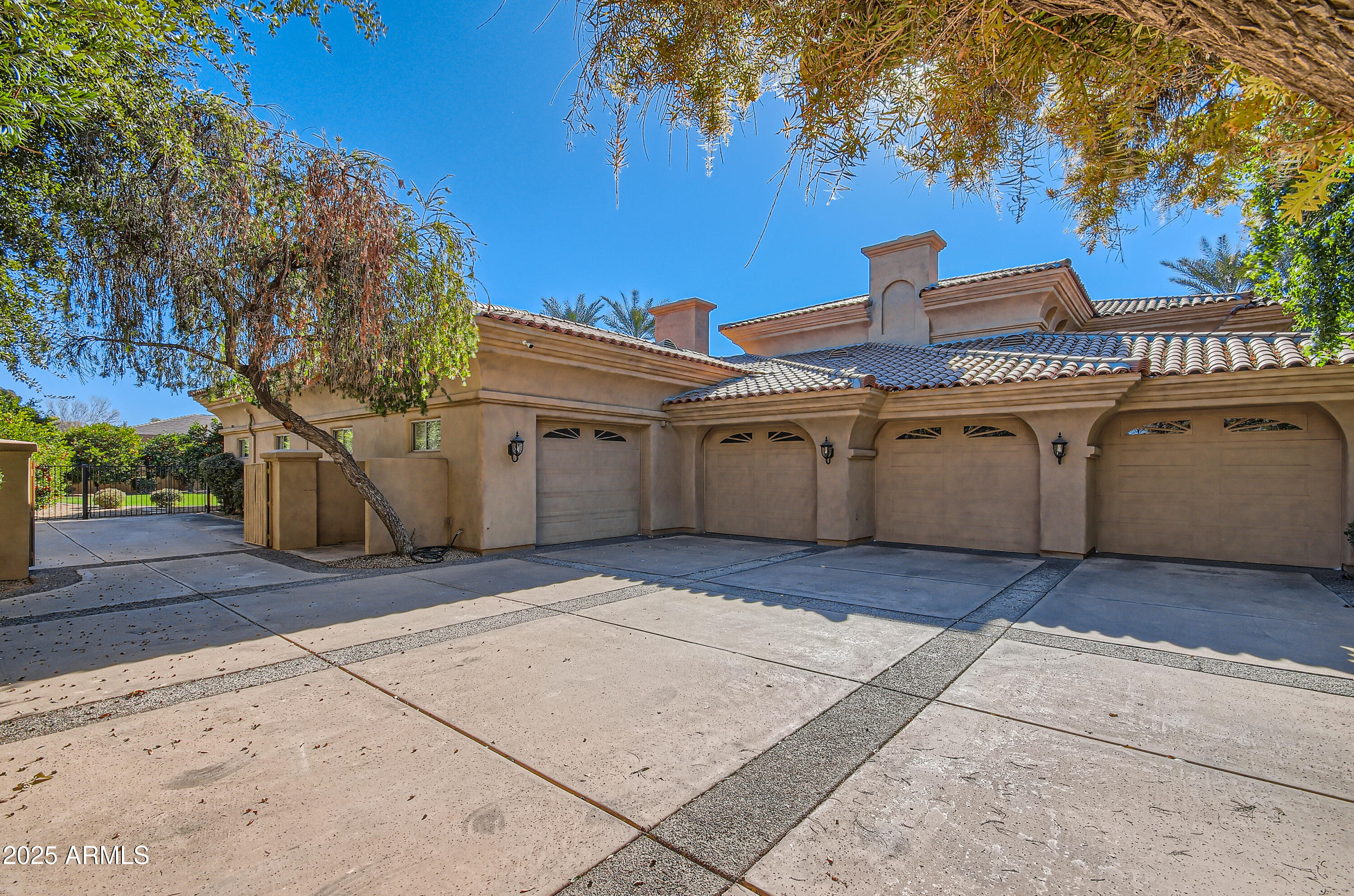CAMELBACK COUNTRY ESTATES - Residential