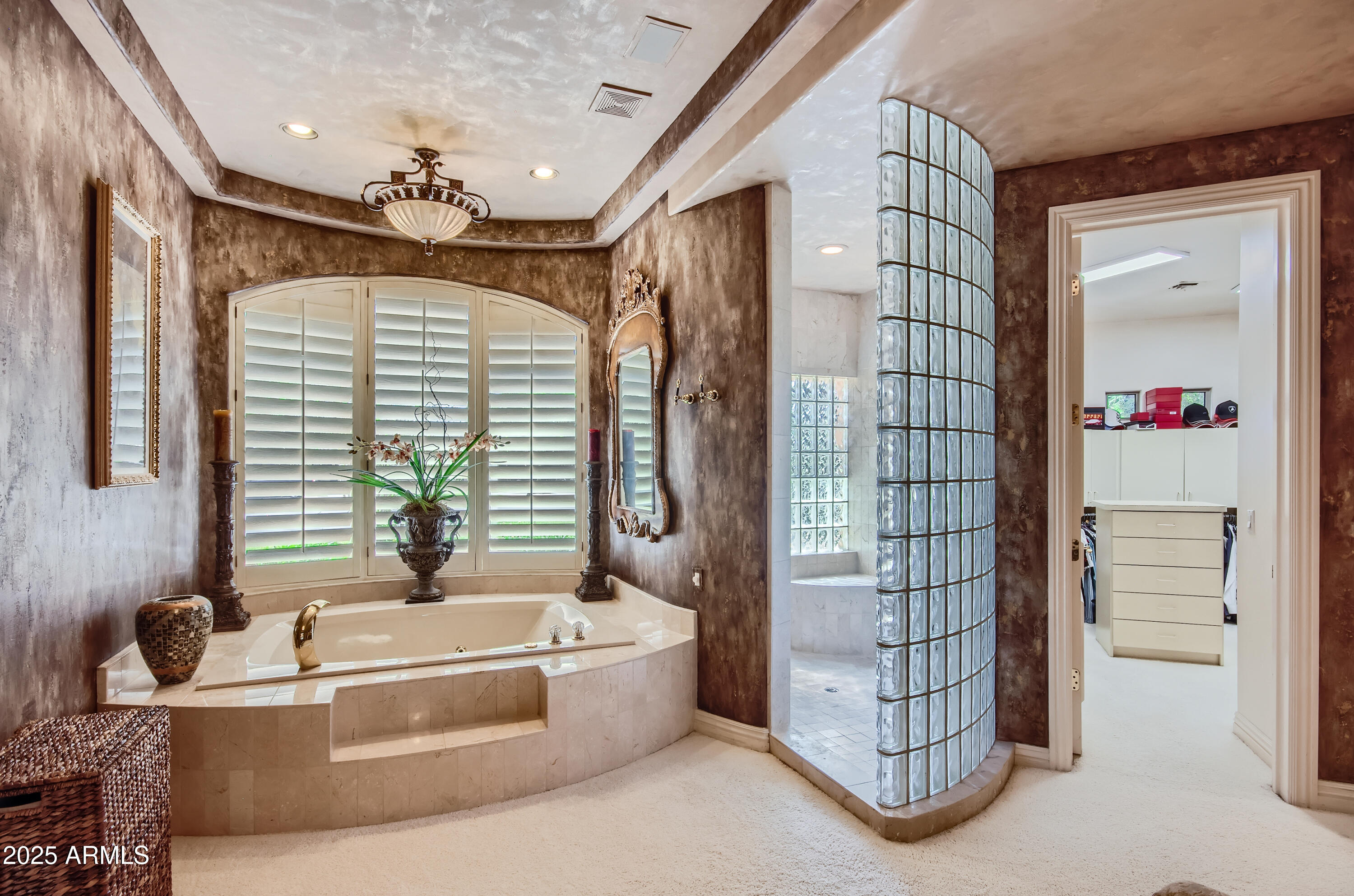 CAMELBACK COUNTRY ESTATES - Residential