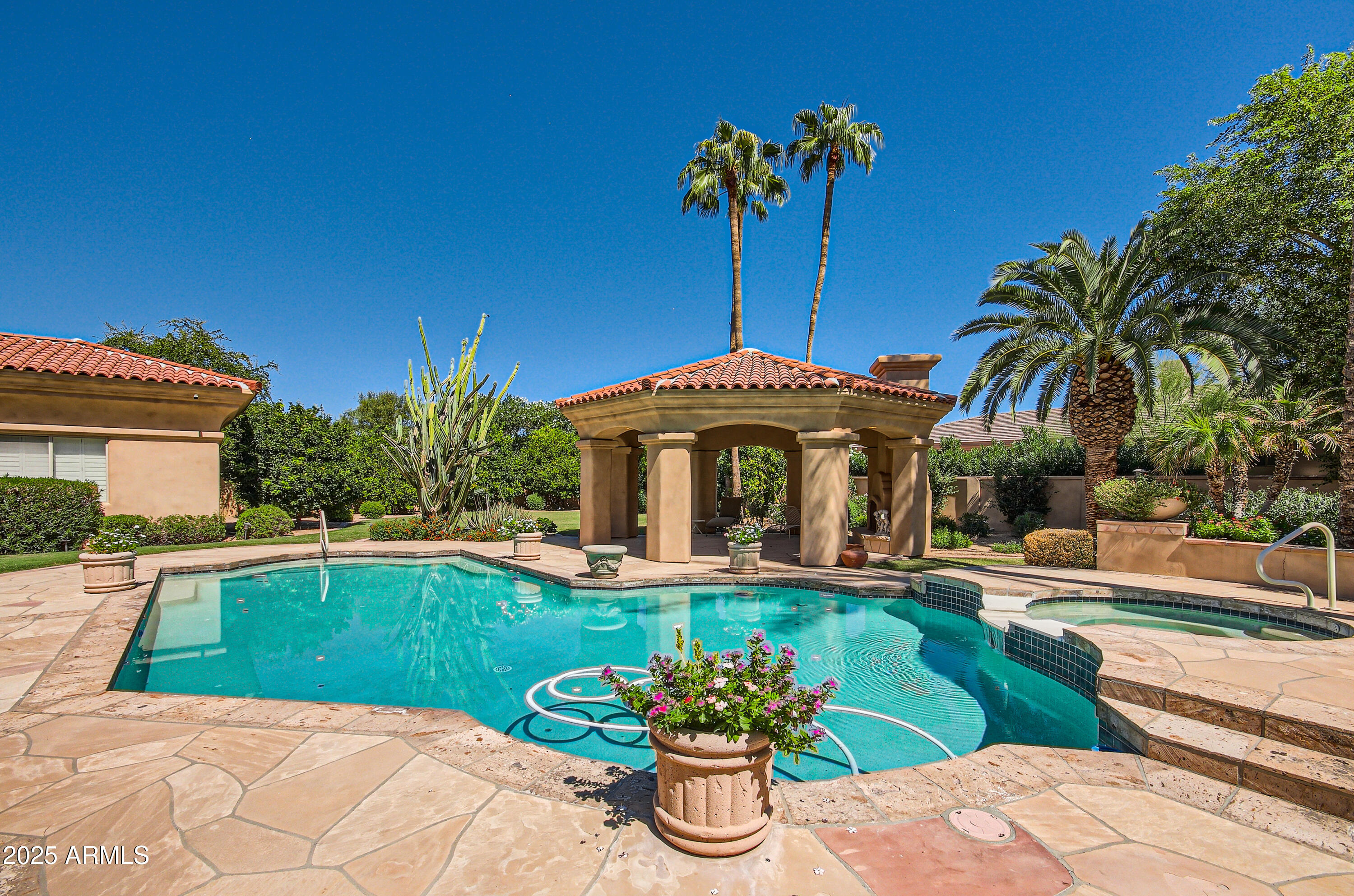CAMELBACK COUNTRY ESTATES - Residential