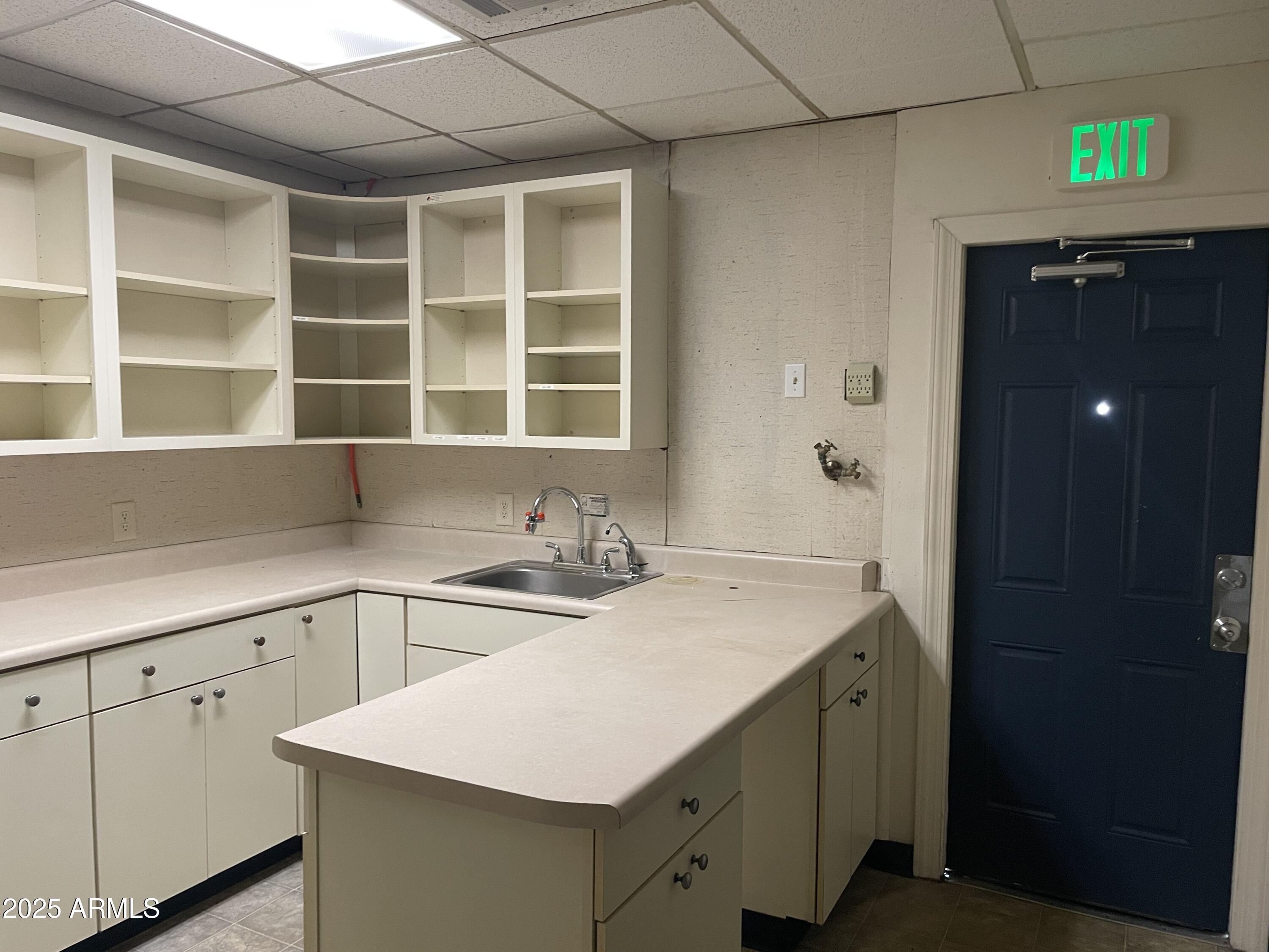MARYVALE TERRACE 29 LOTS 212-352 & TR A - Commercial Lease