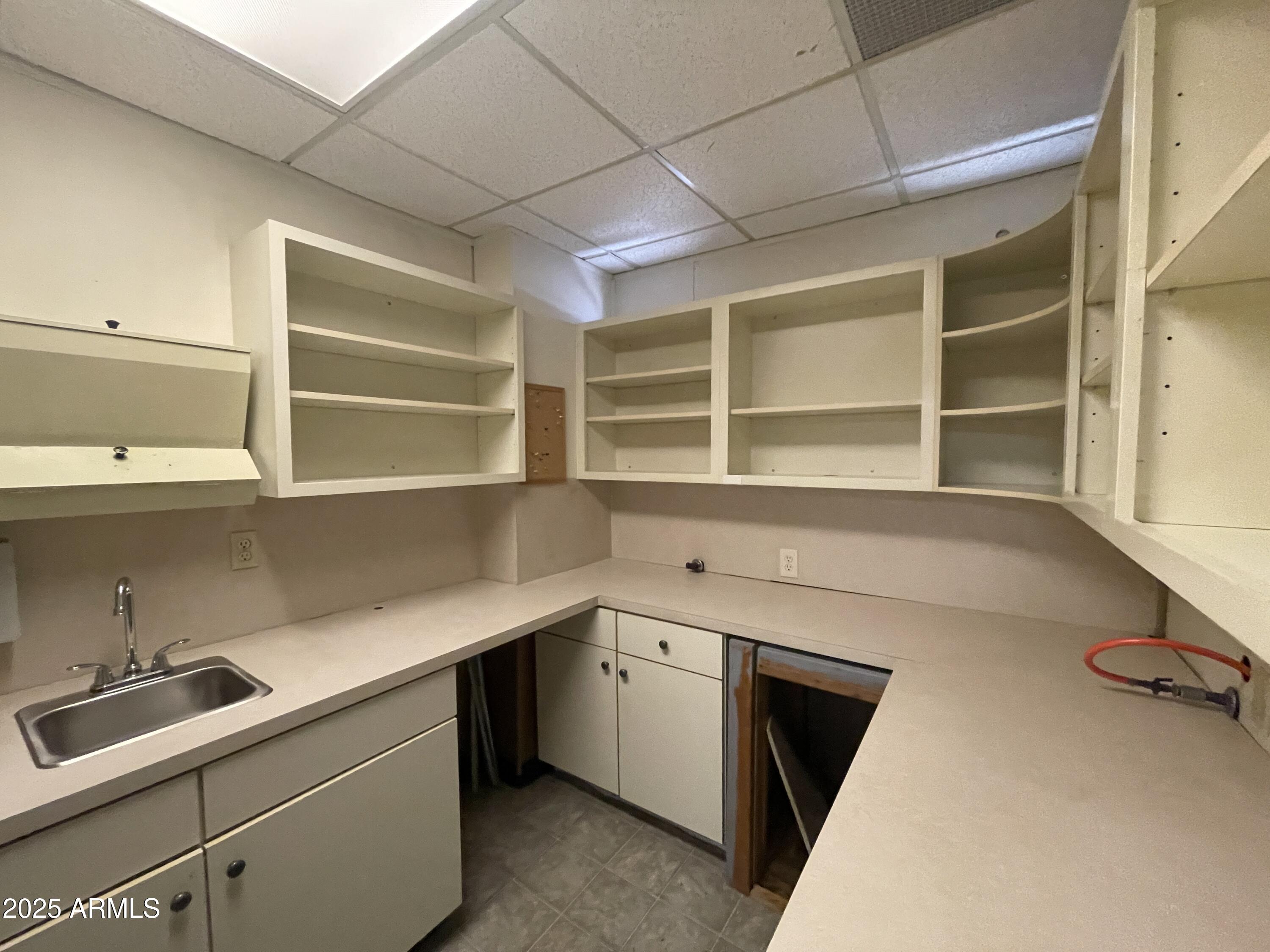 MARYVALE TERRACE 29 LOTS 212-352 & TR A - Commercial Lease