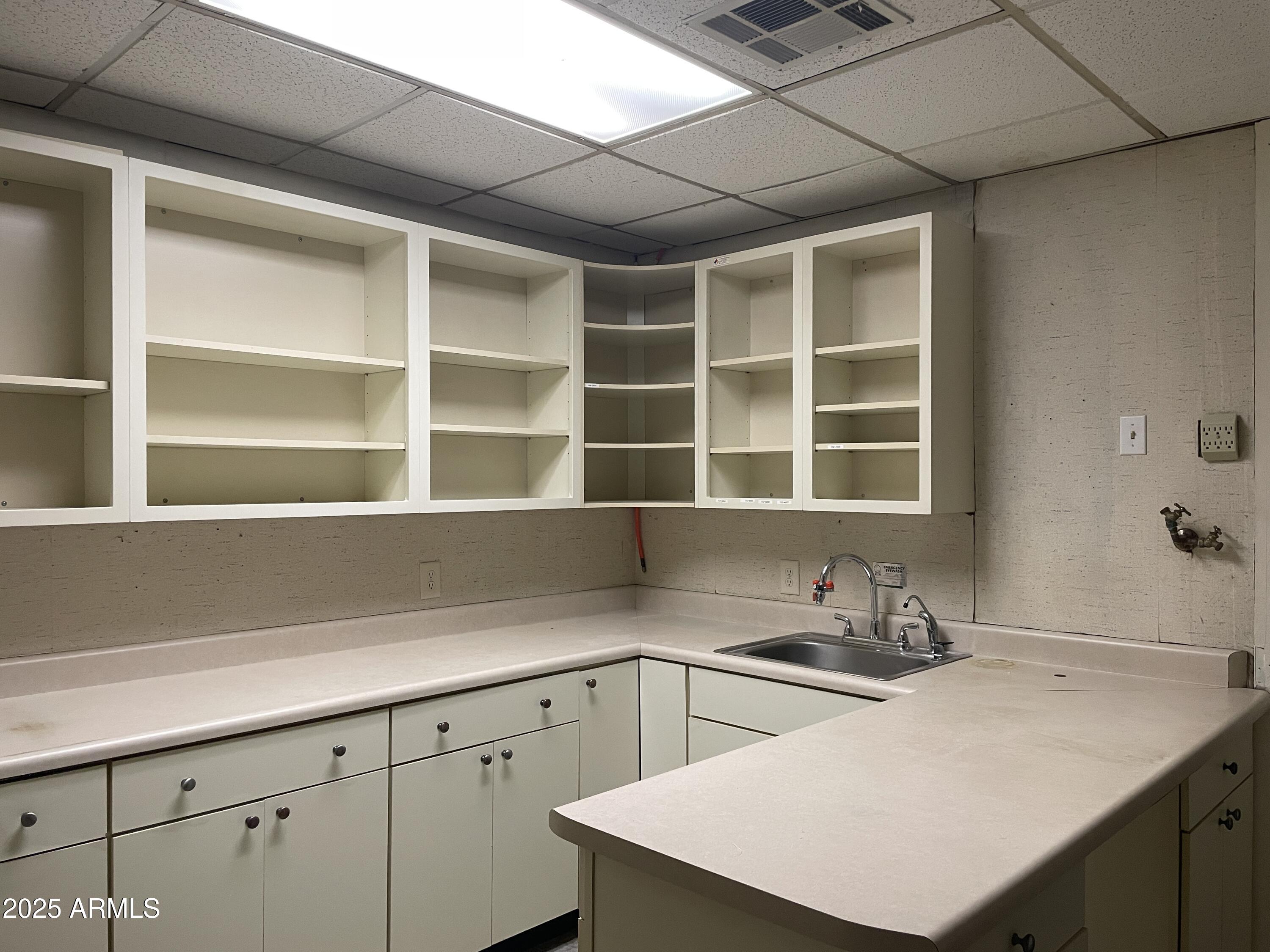 MARYVALE TERRACE 29 LOTS 212-352 & TR A - Commercial Lease