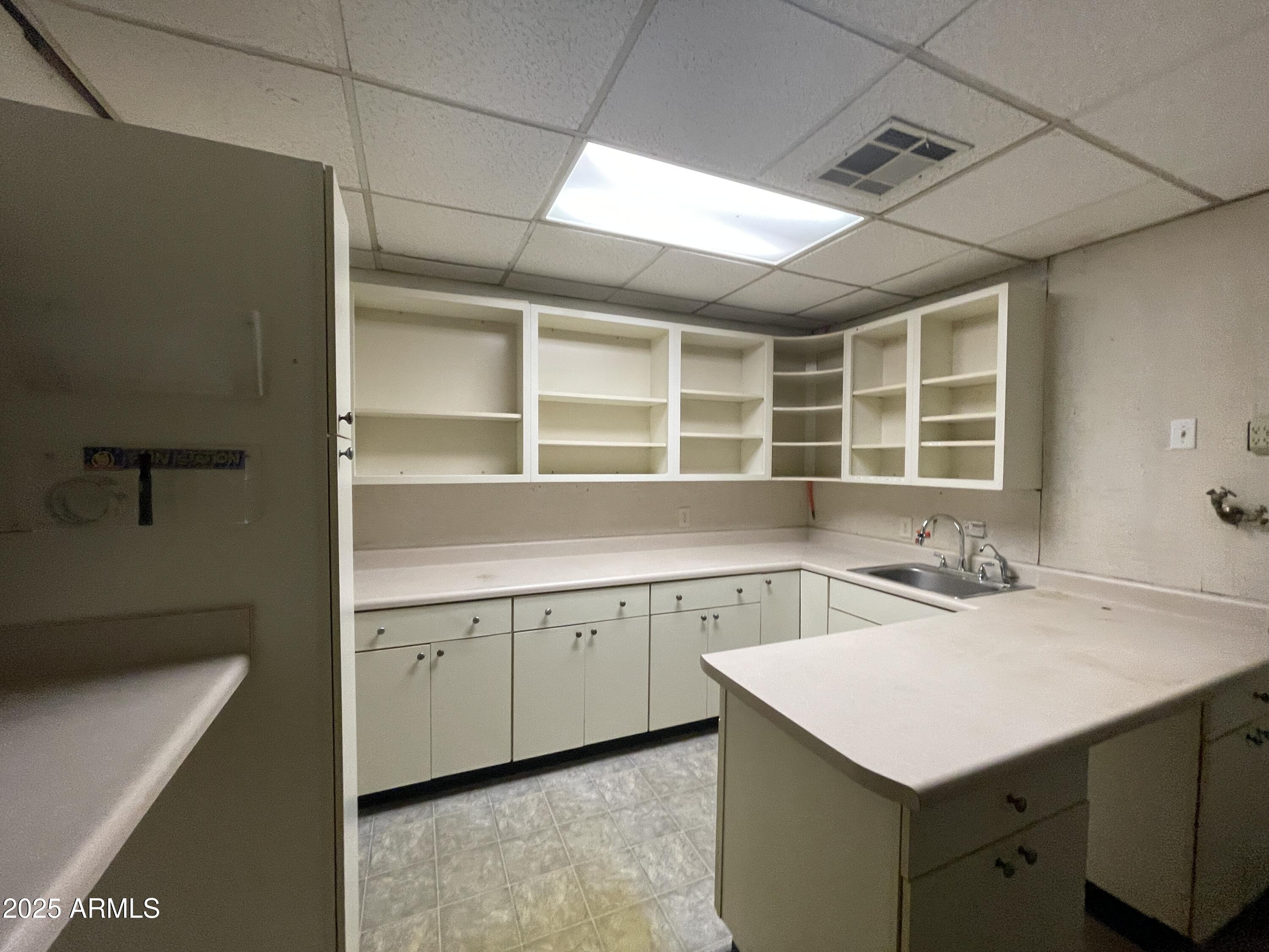 MARYVALE TERRACE 29 LOTS 212-352 & TR A - Commercial Lease