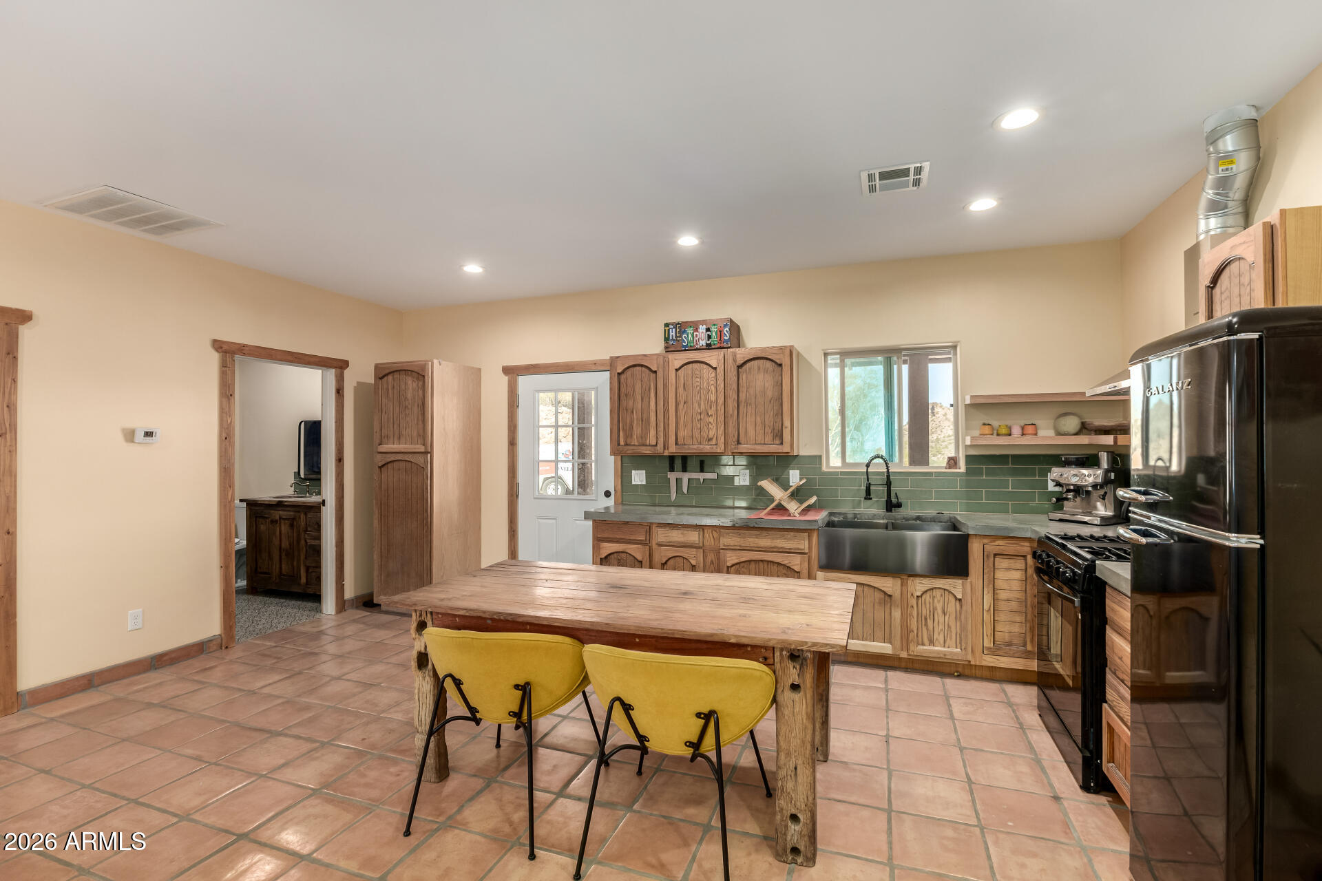 Western Estate- County Island Acreage - Residential