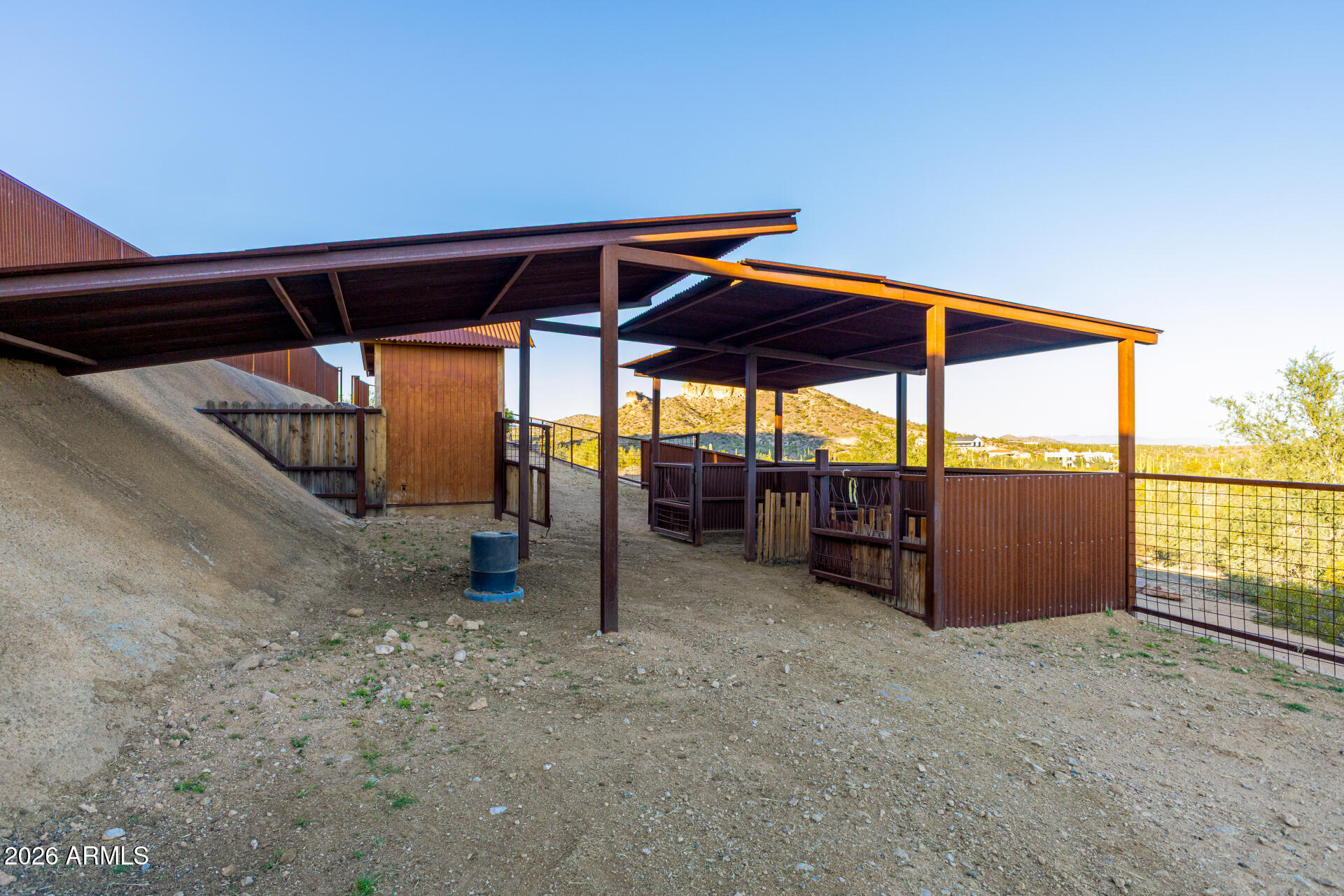Western Estate- County Island Acreage - Residential