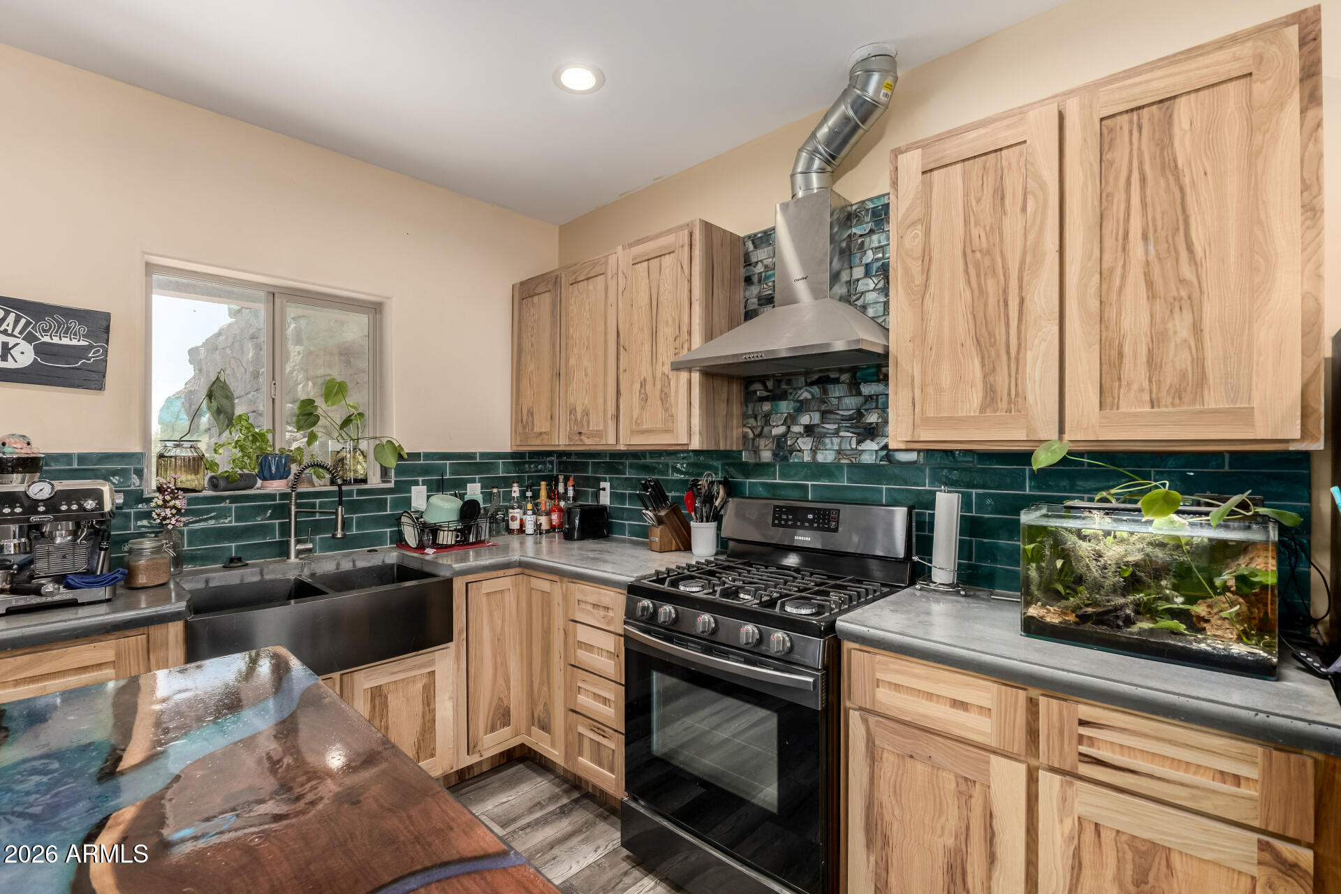 Western Estate- County Island Acreage - Residential