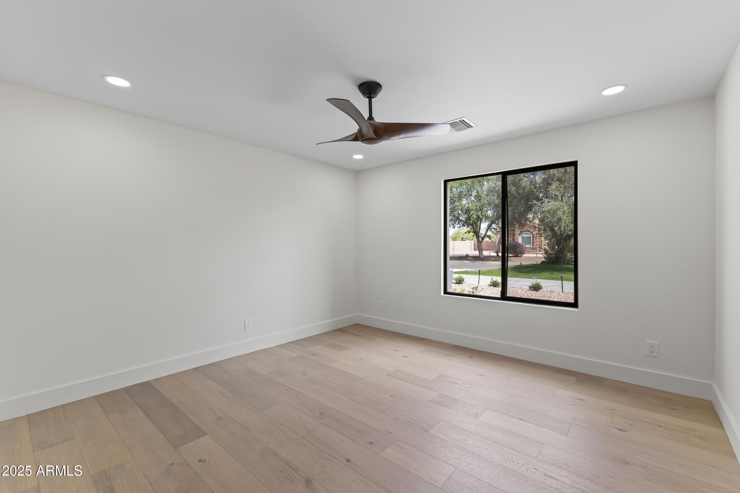 LA TIERRA ESTATES AMD - Residential