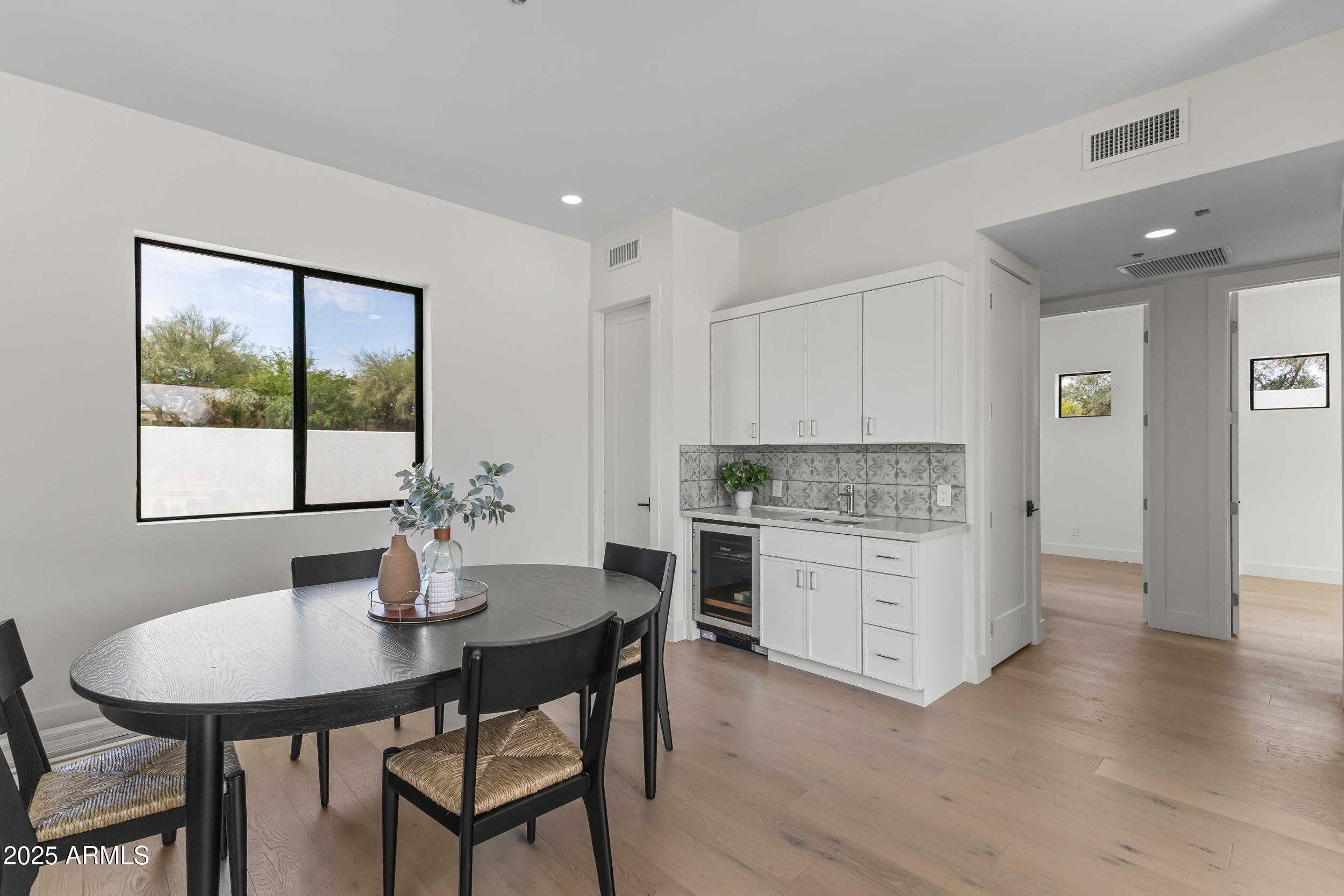 LA TIERRA ESTATES AMD - Residential