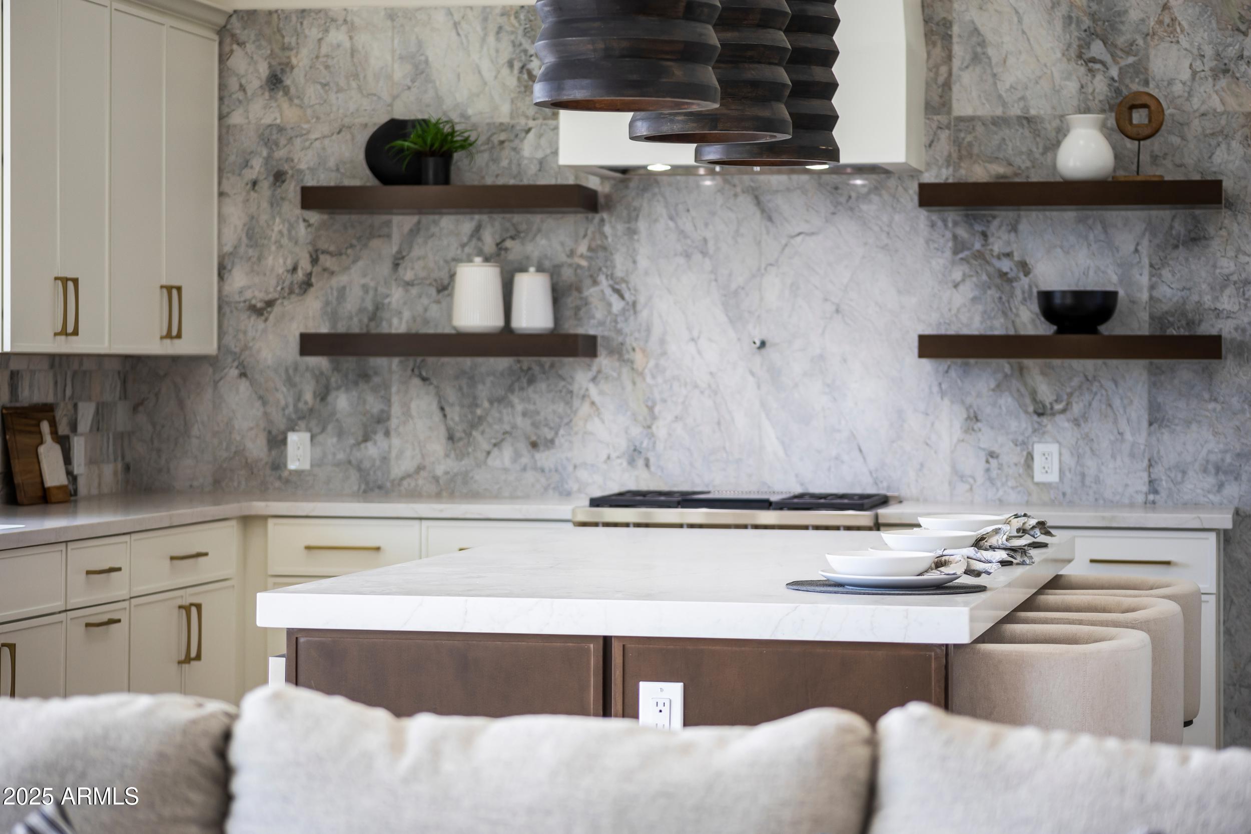 LA TIERRA ESTATES AMD - Residential