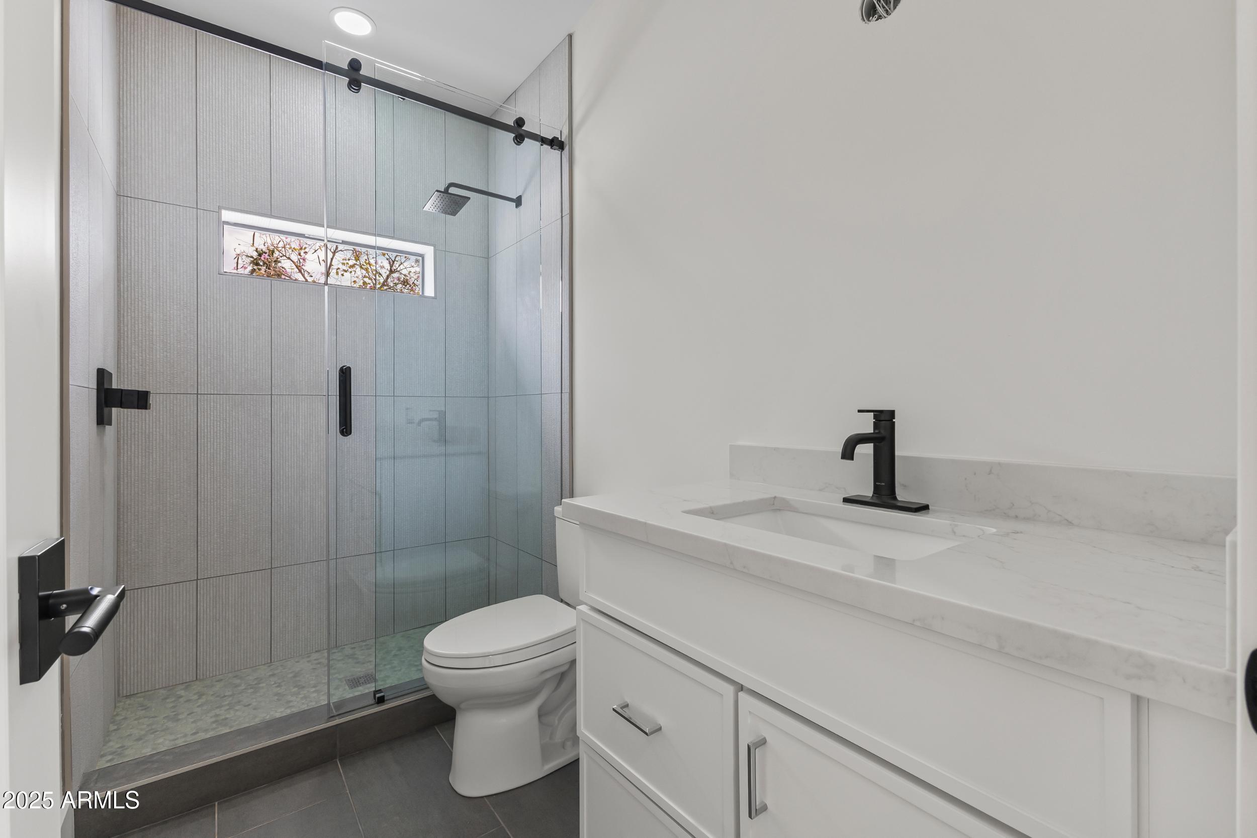 LA TIERRA ESTATES AMD - Residential