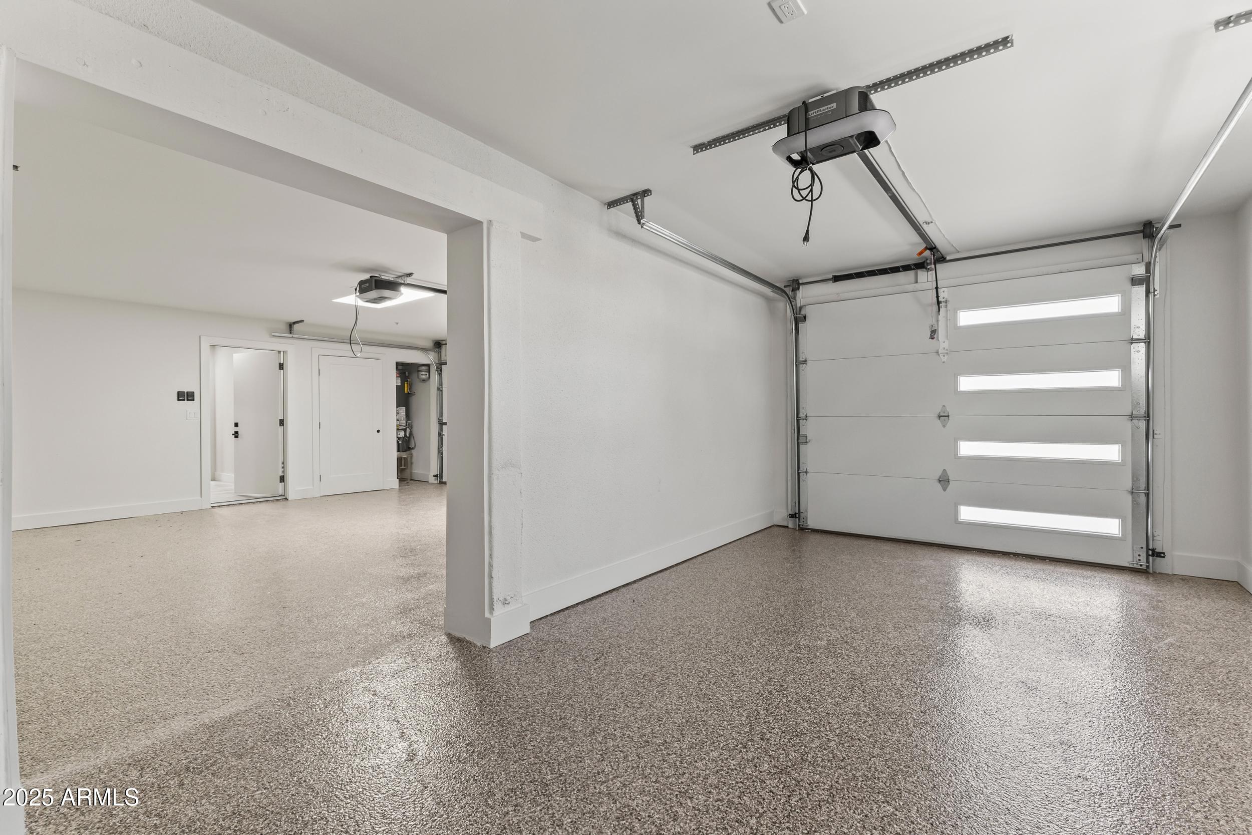 LA TIERRA ESTATES AMD - Residential