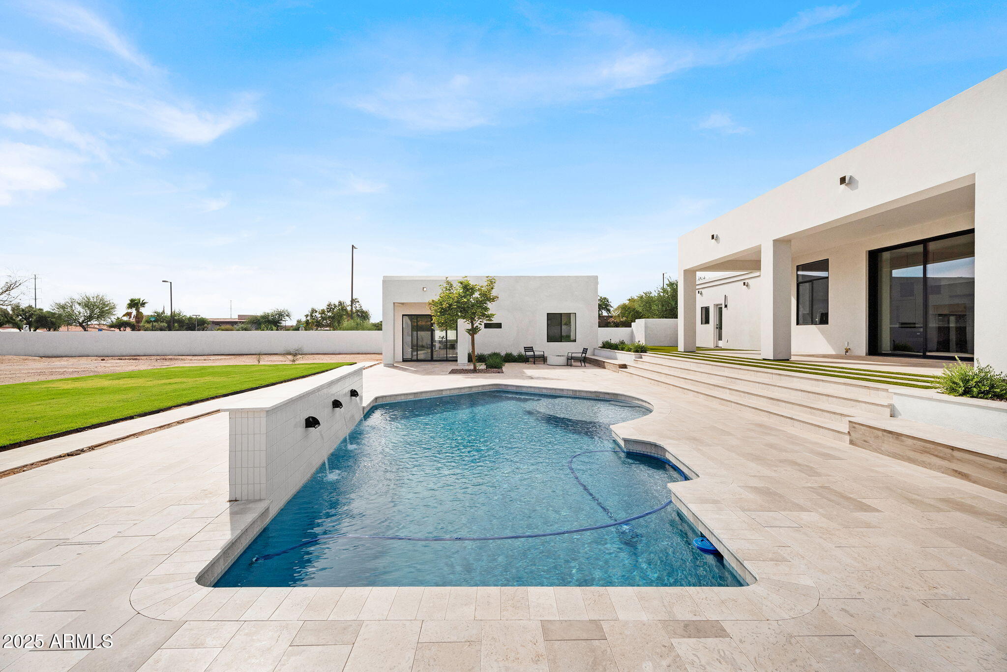 LA TIERRA ESTATES AMD - Residential