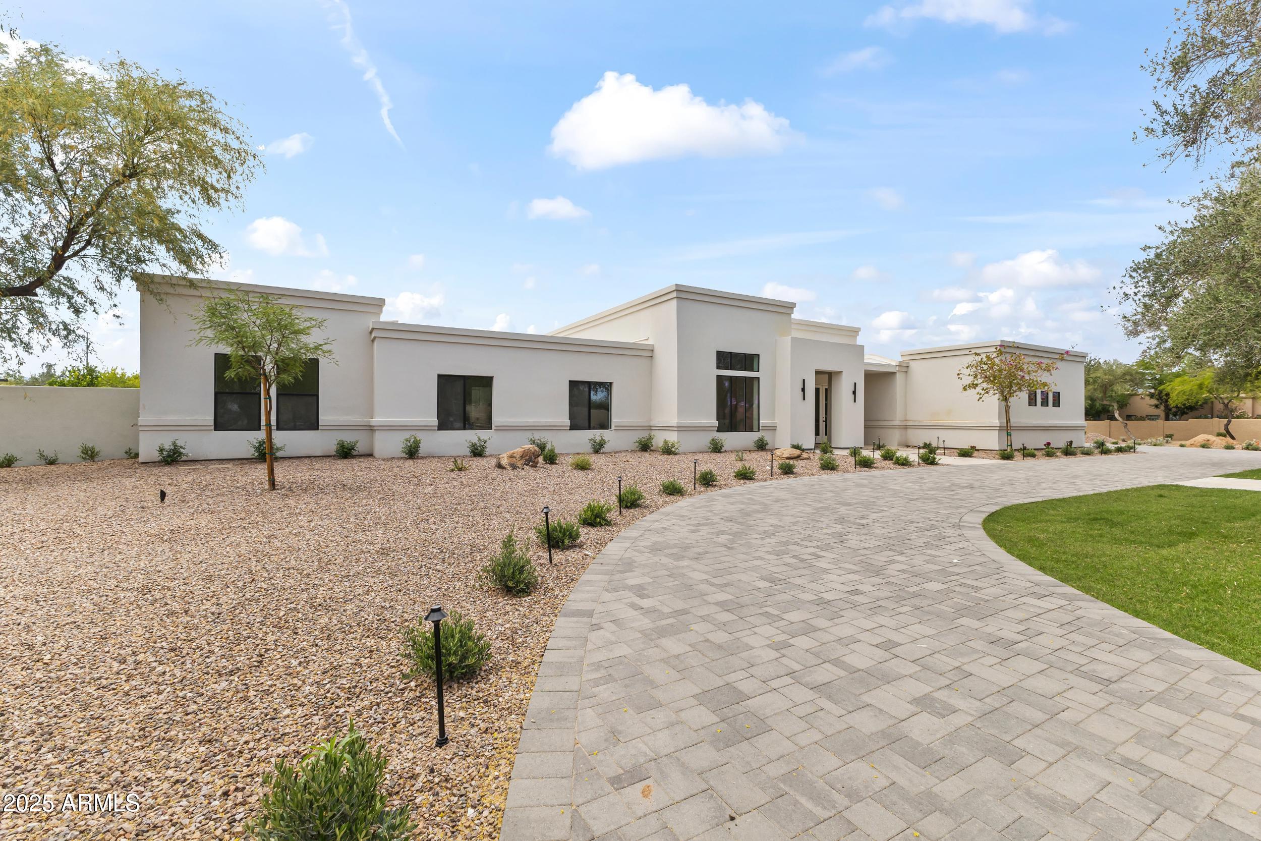LA TIERRA ESTATES AMD - Residential