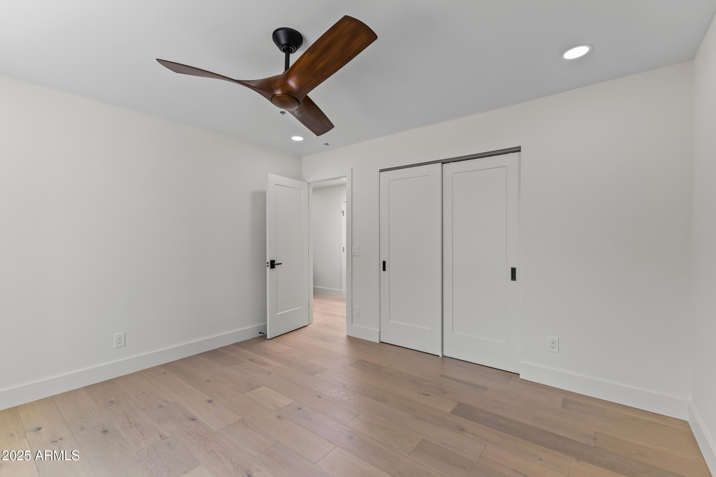 LA TIERRA ESTATES AMD - Residential