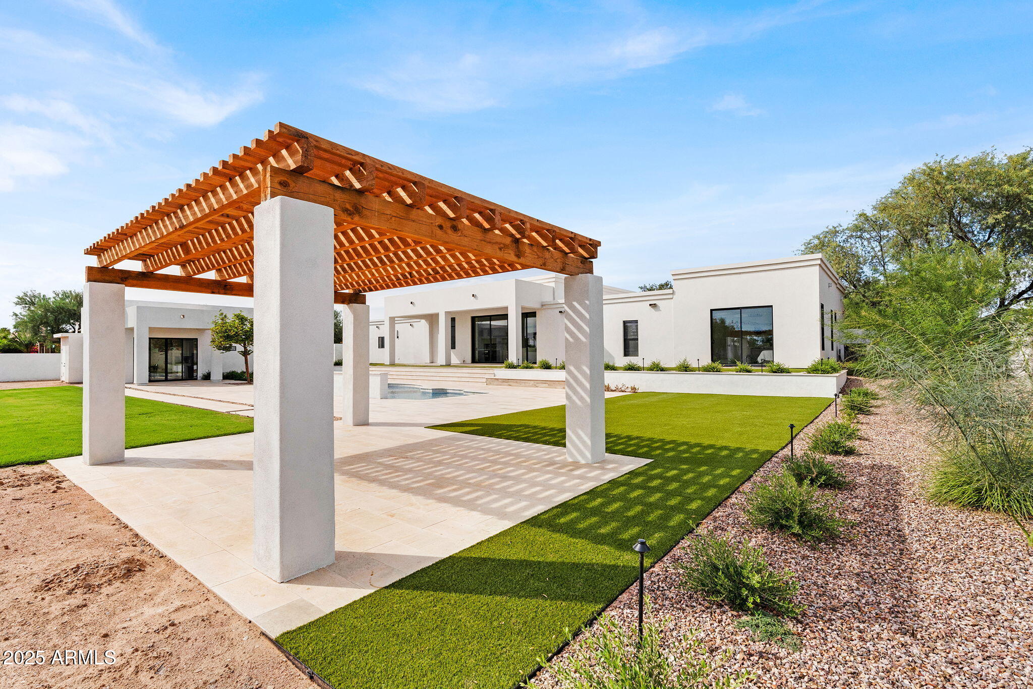 LA TIERRA ESTATES AMD - Residential