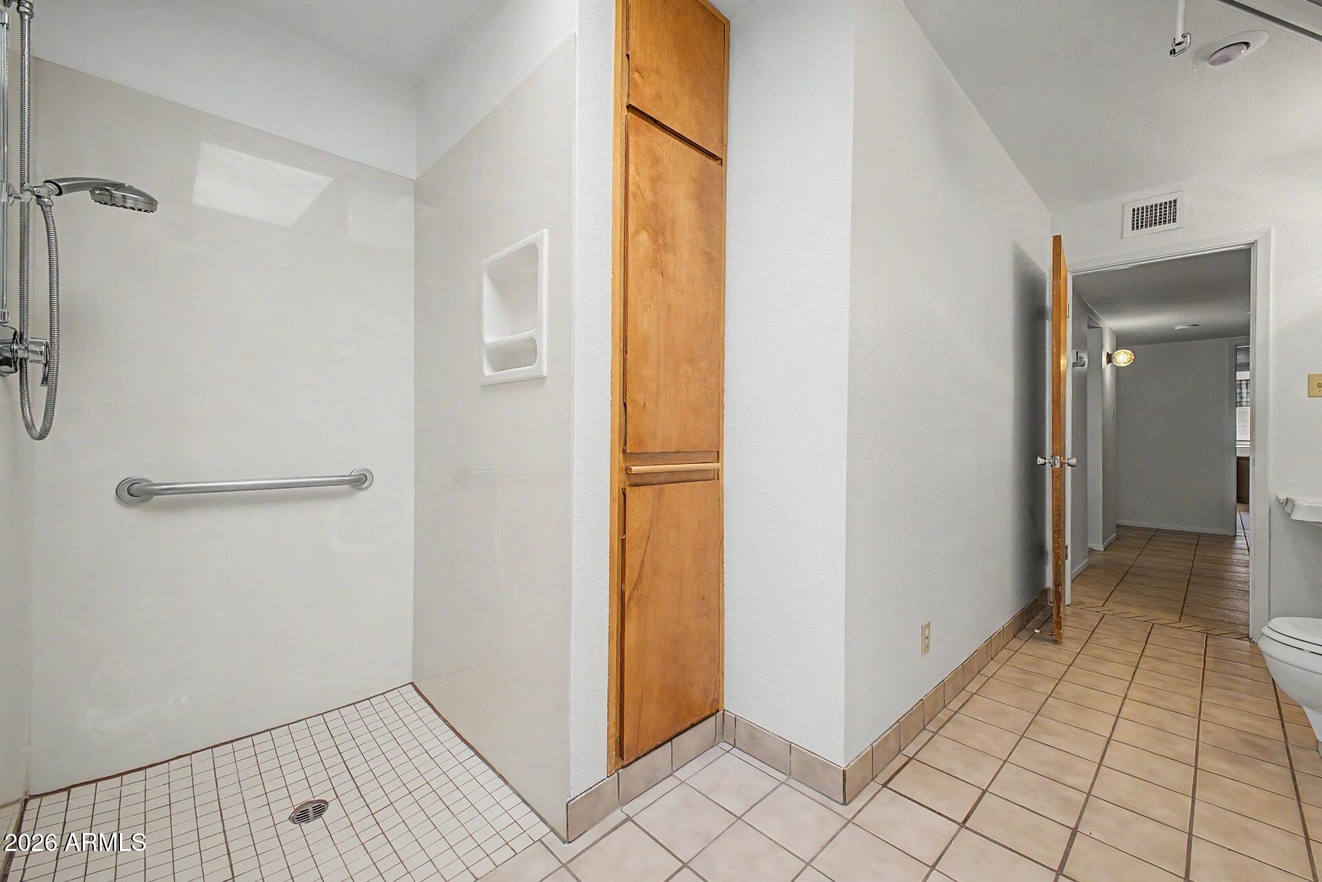 VILLAGE MEADOWS 6 LOTS 204-246 - Residential