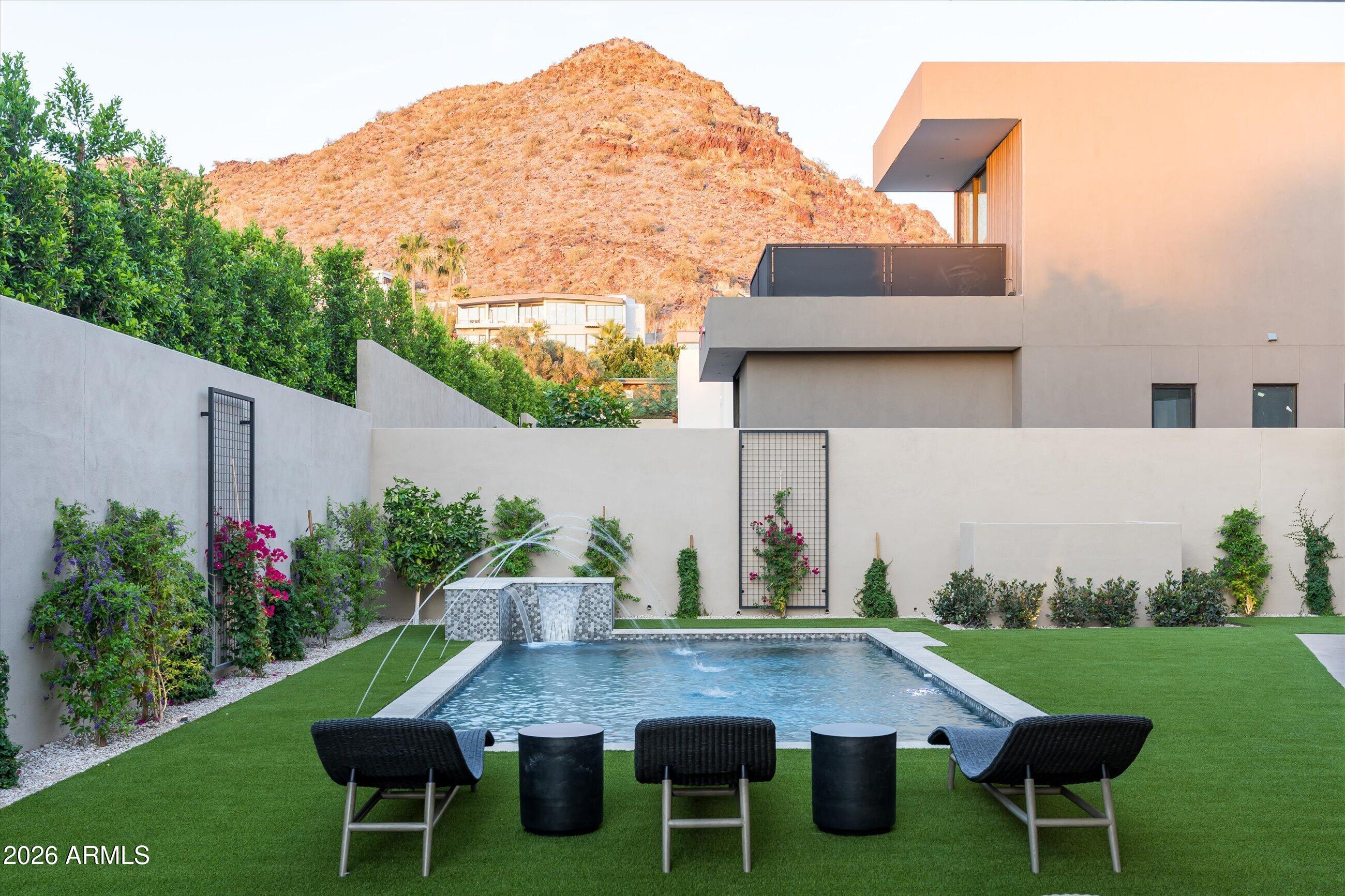 HAYDEN VIEWS AMD - Residential