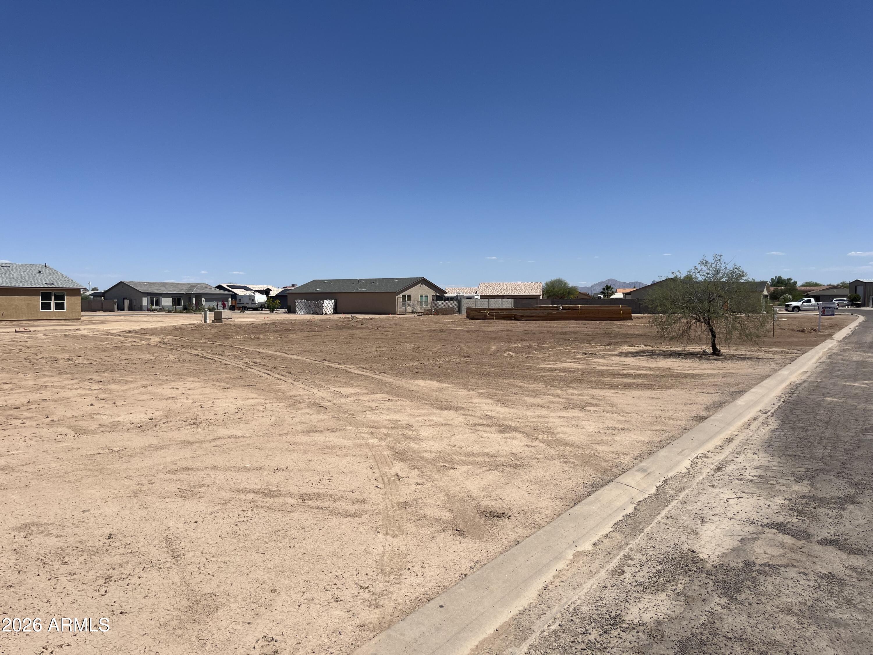 ARIZONA CITY UNIT SEVEN - Land