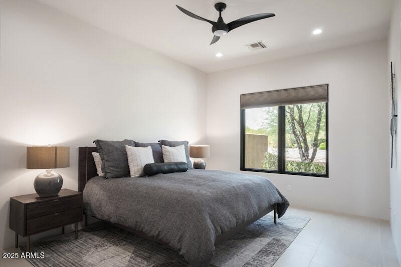 PINNACLE PEAK PLACE - Residential