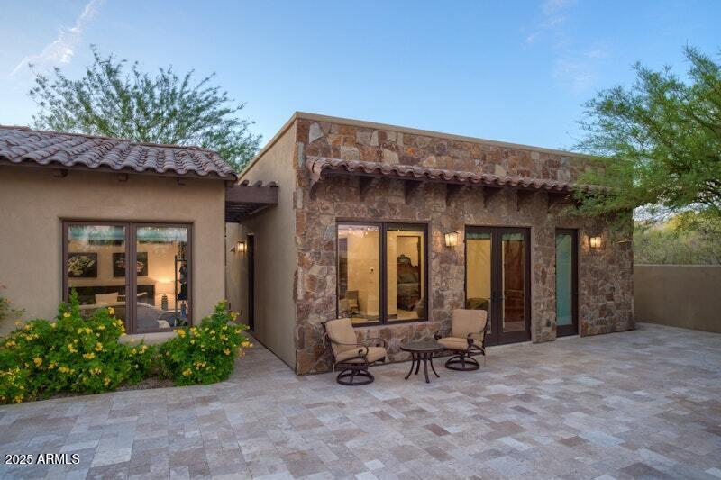 PINNACLE PEAK PLACE - Residential