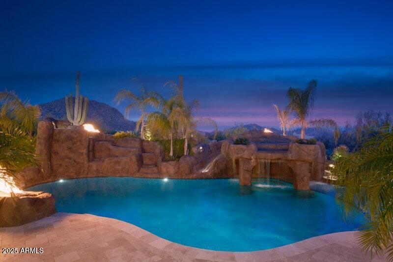 PINNACLE PEAK PLACE - Residential