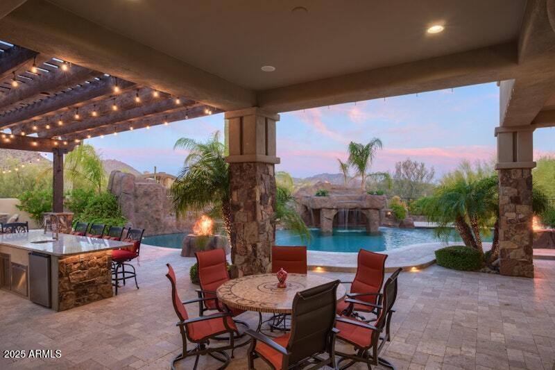 PINNACLE PEAK PLACE - Residential