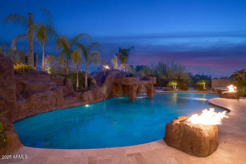 PINNACLE PEAK PLACE - Residential