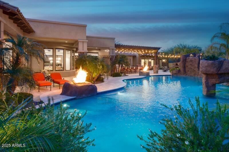 PINNACLE PEAK PLACE - Residential