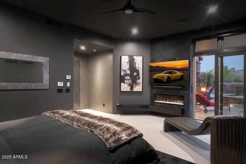 PINNACLE PEAK PLACE - Residential
