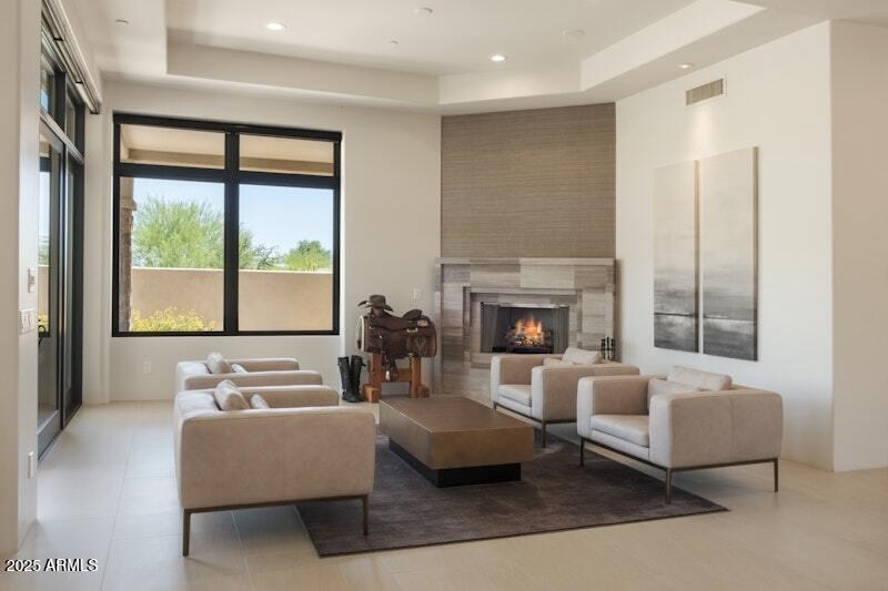 PINNACLE PEAK PLACE - Residential
