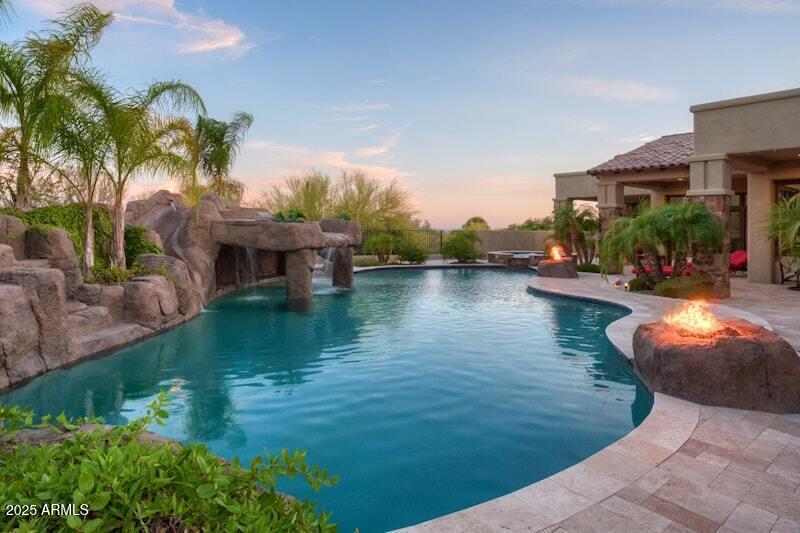 PINNACLE PEAK PLACE - Residential