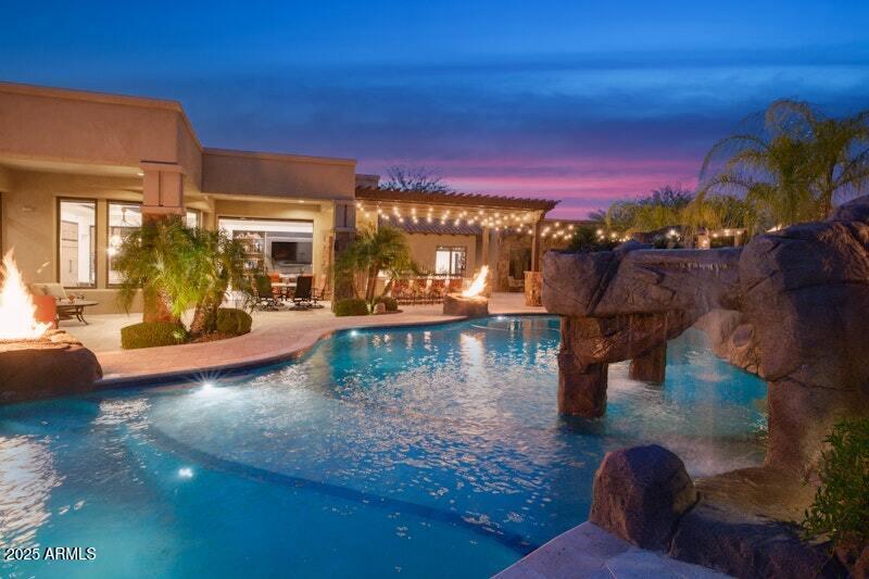 PINNACLE PEAK PLACE - Residential