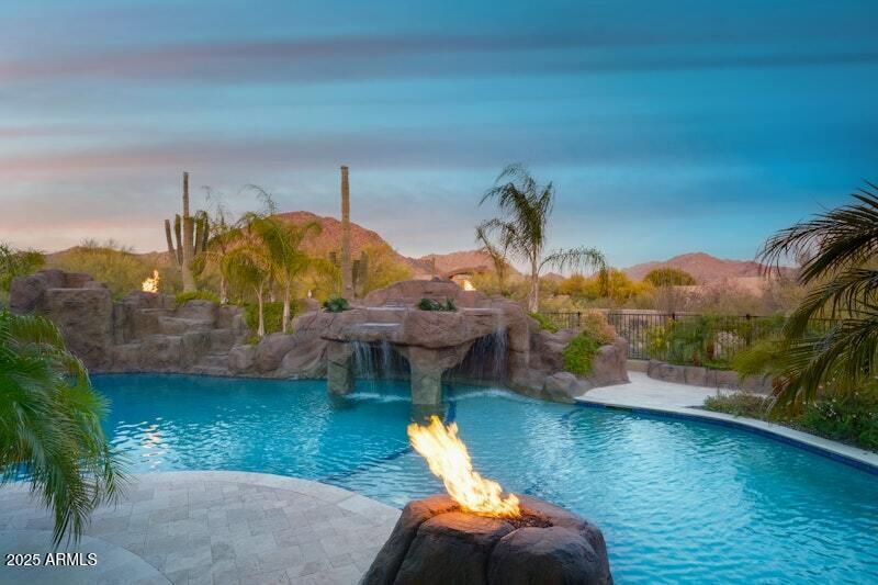 PINNACLE PEAK PLACE - Residential