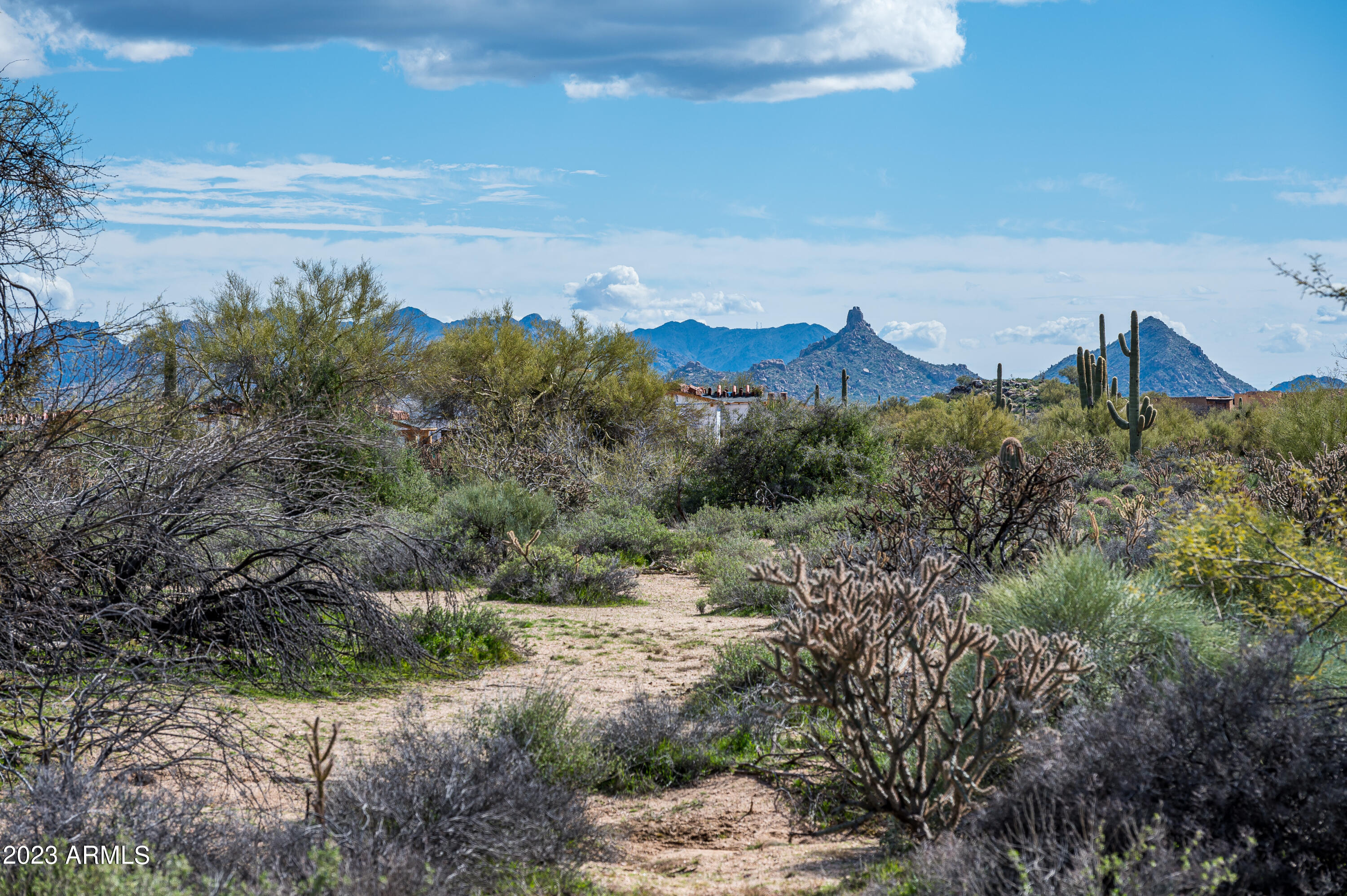 WHISPER ROCK - Residential