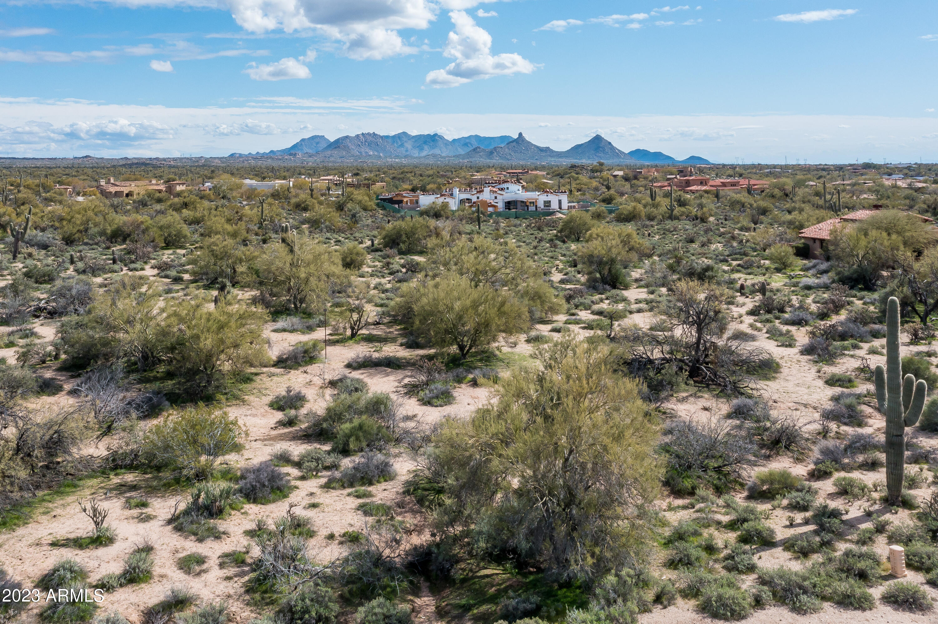 WHISPER ROCK - Residential