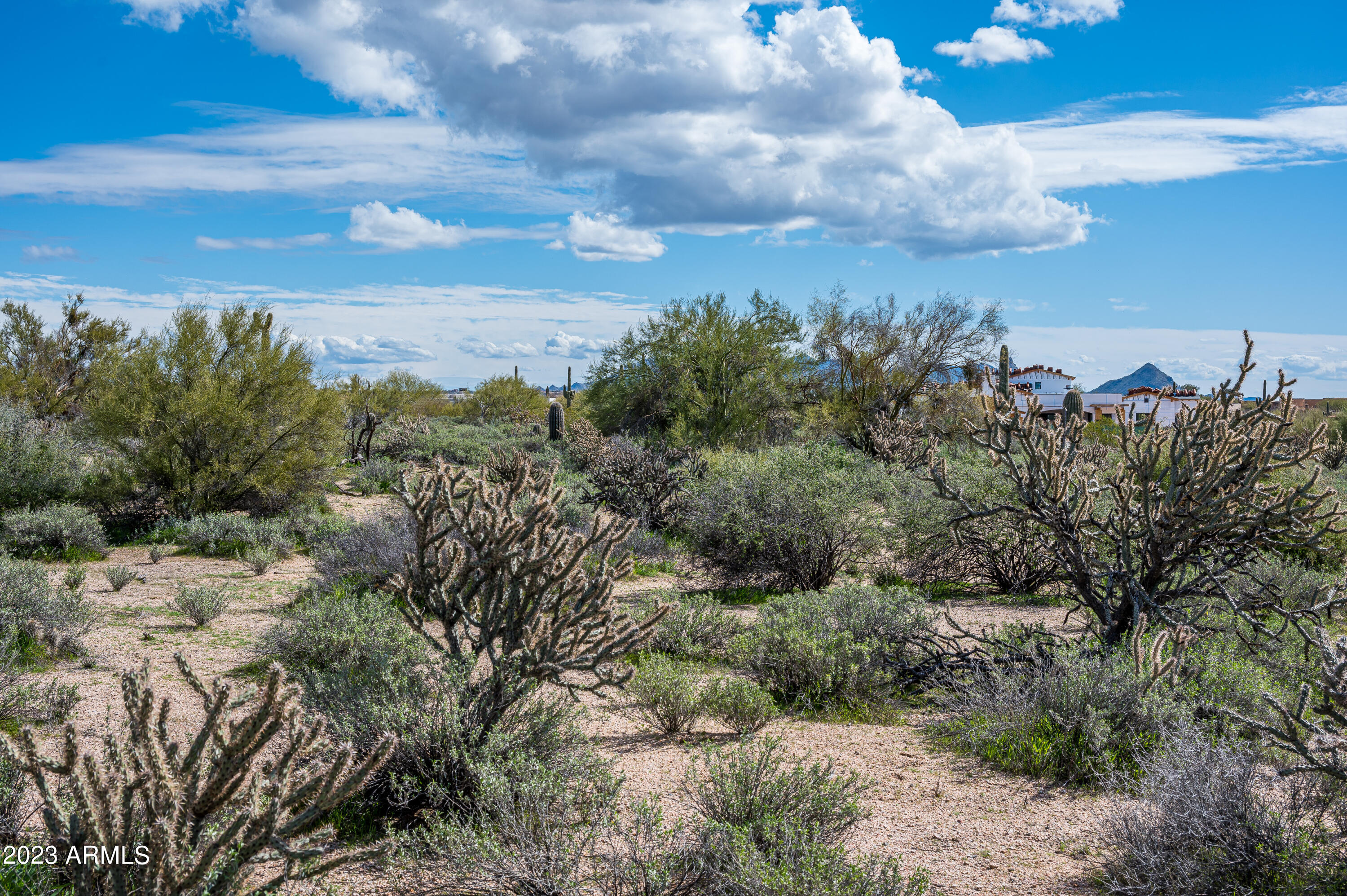 WHISPER ROCK - Residential
